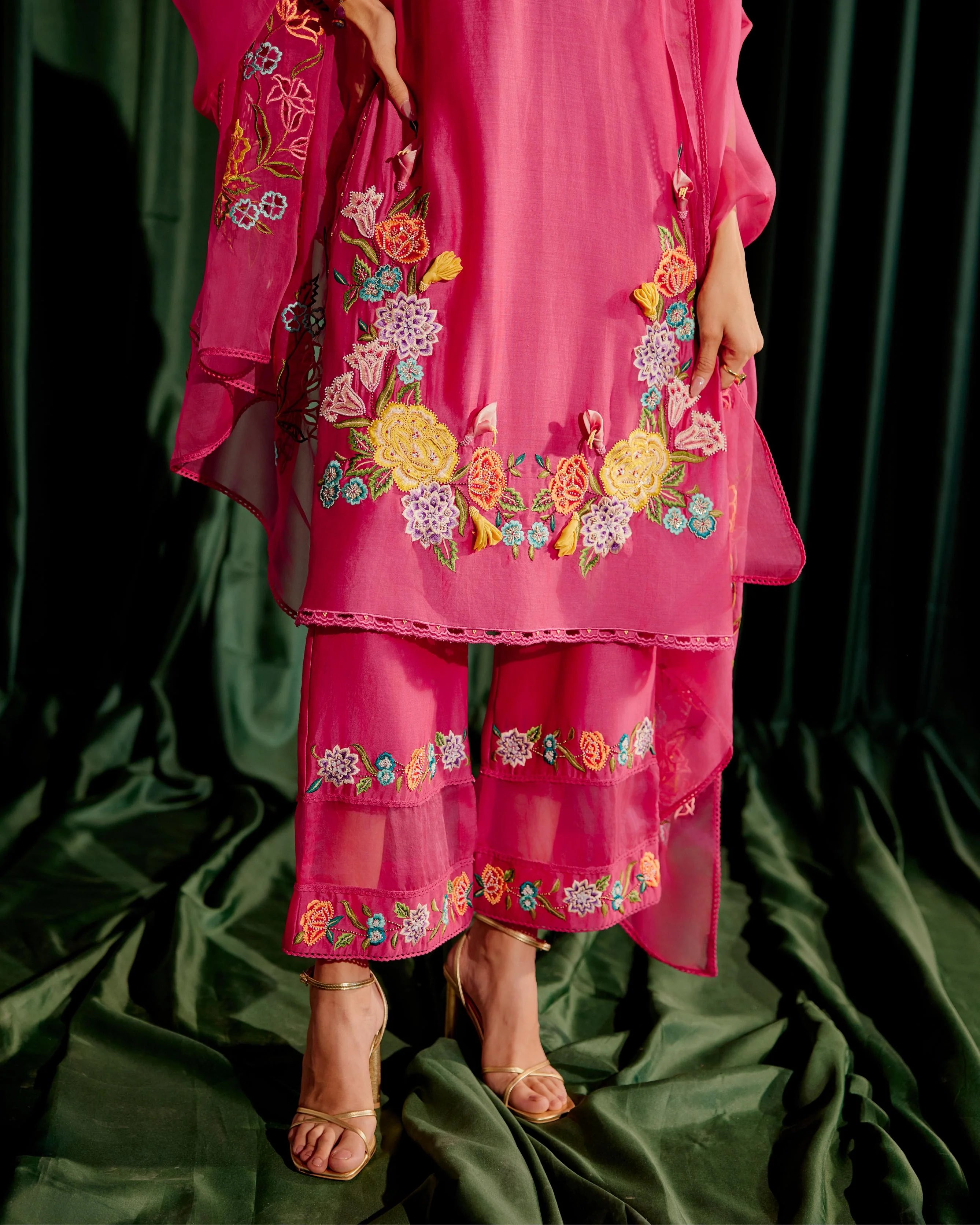 Fuchsia Threadwork And 3d Applique Kurta With Embroidered Pants