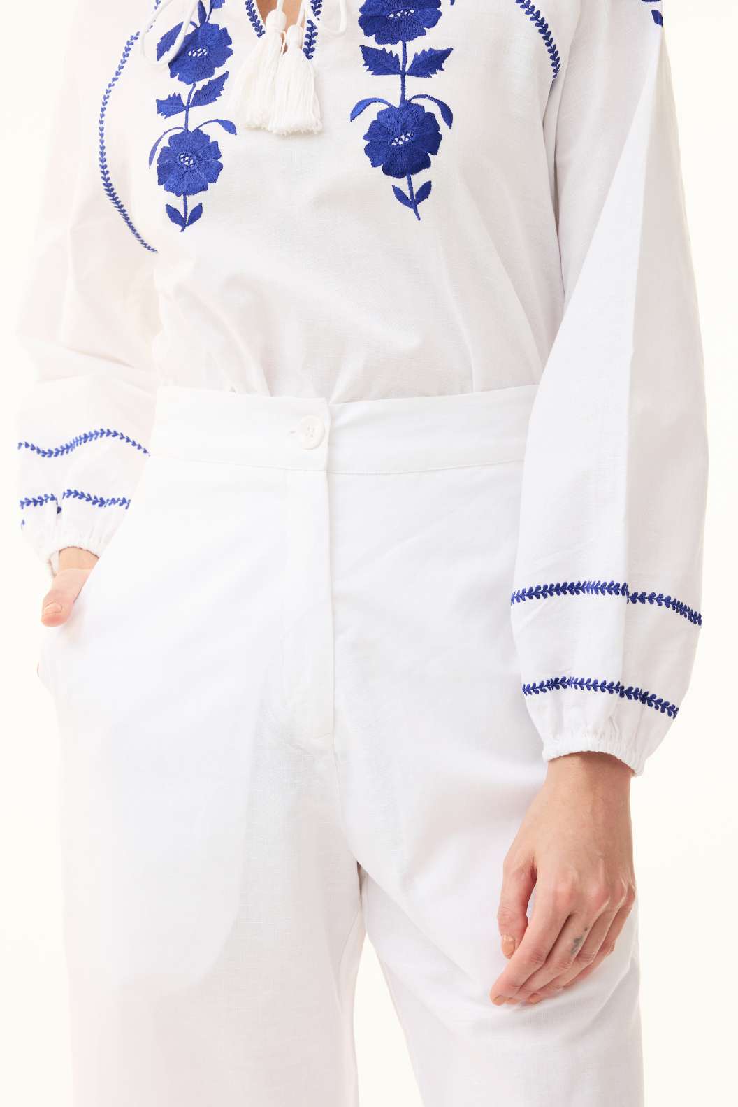 WHITE AND BLUE EMBROIDERED TOP