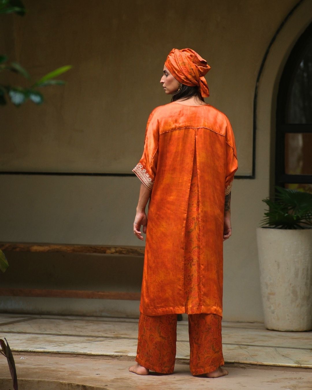 SOFT TEXTURED HAND EMBROIDERED PRINTED KURTA