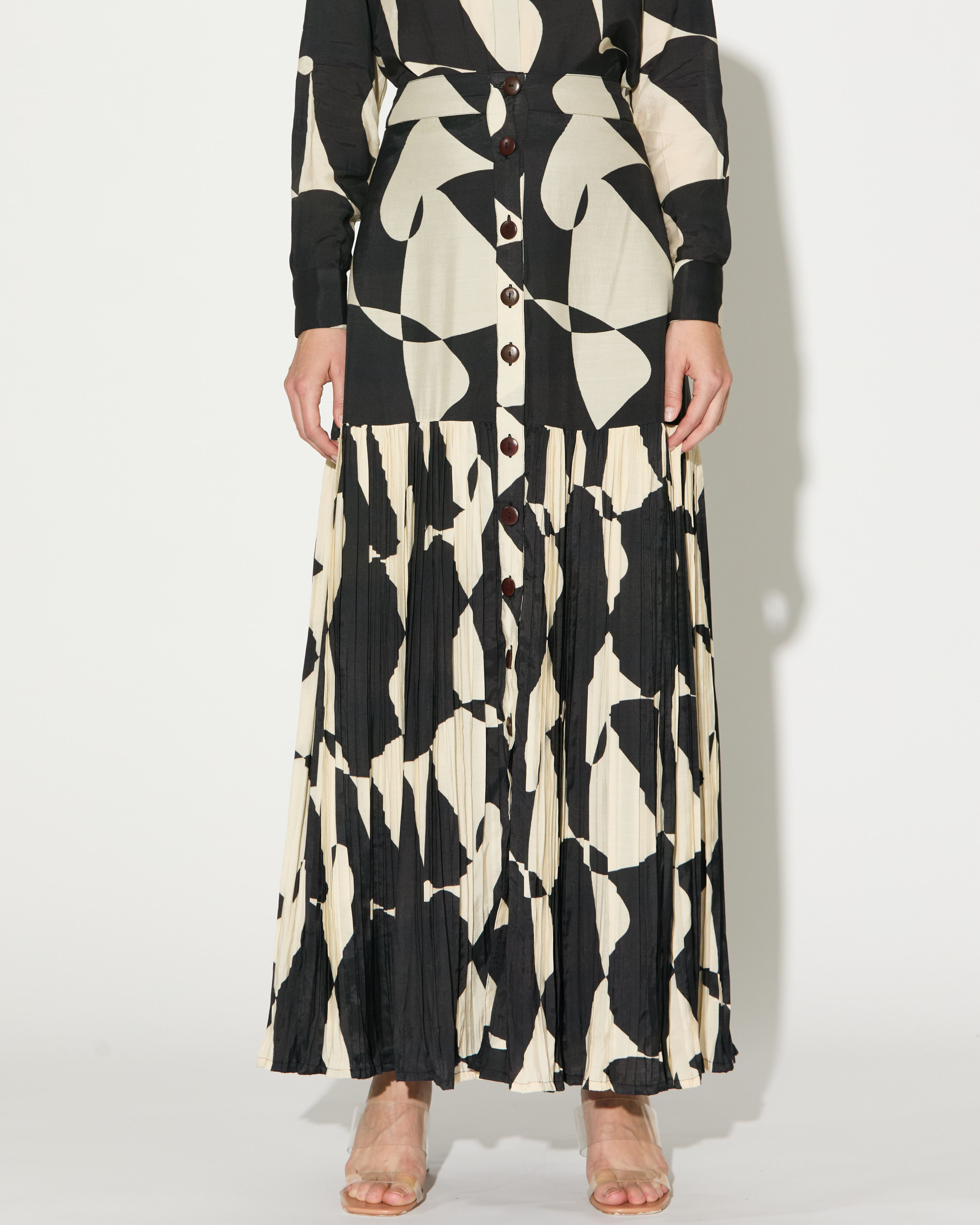 BLACK AND WHITE ABSTRACT SKIRT