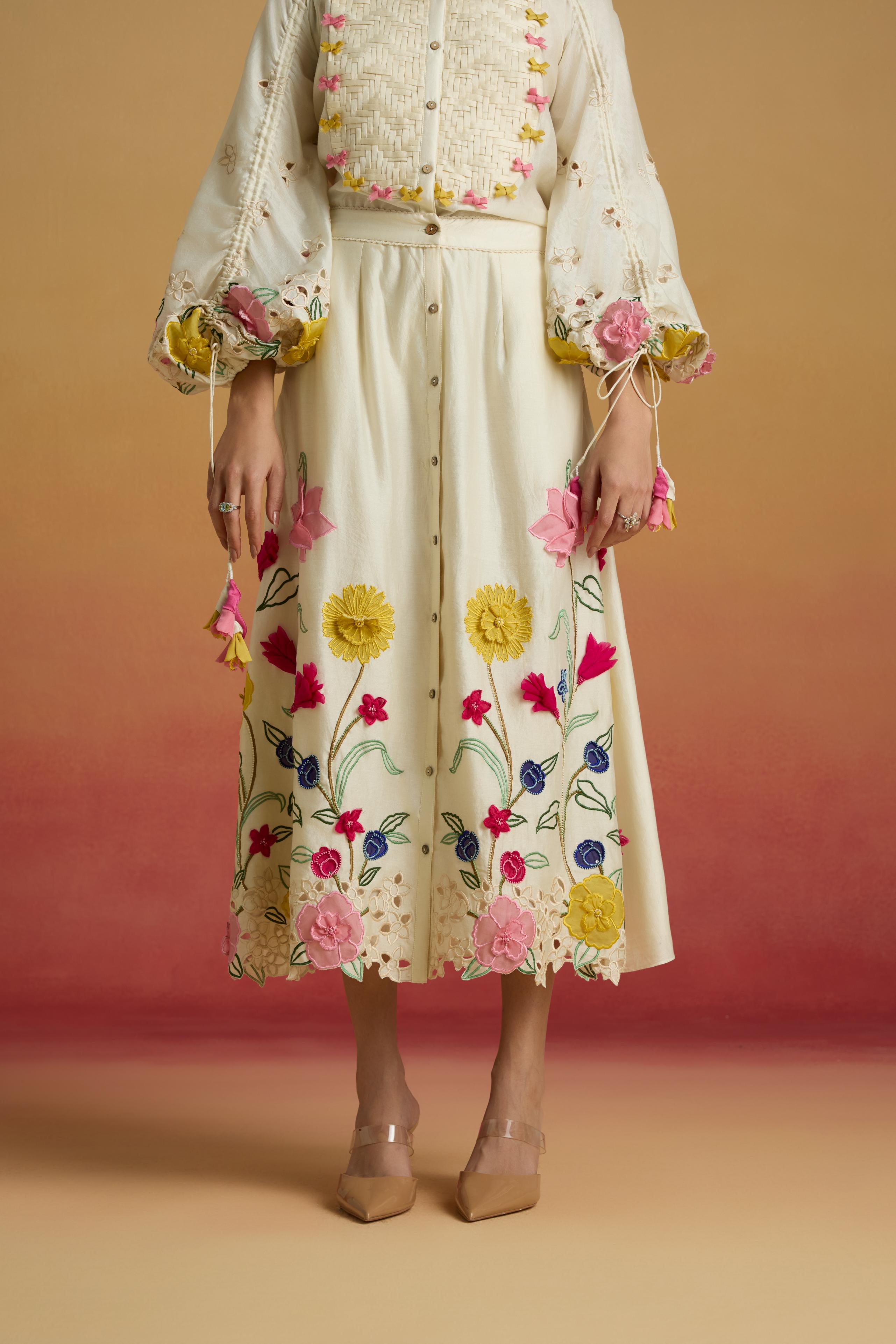 IVORY 3D FLORAL APPLIQUE SKIRT