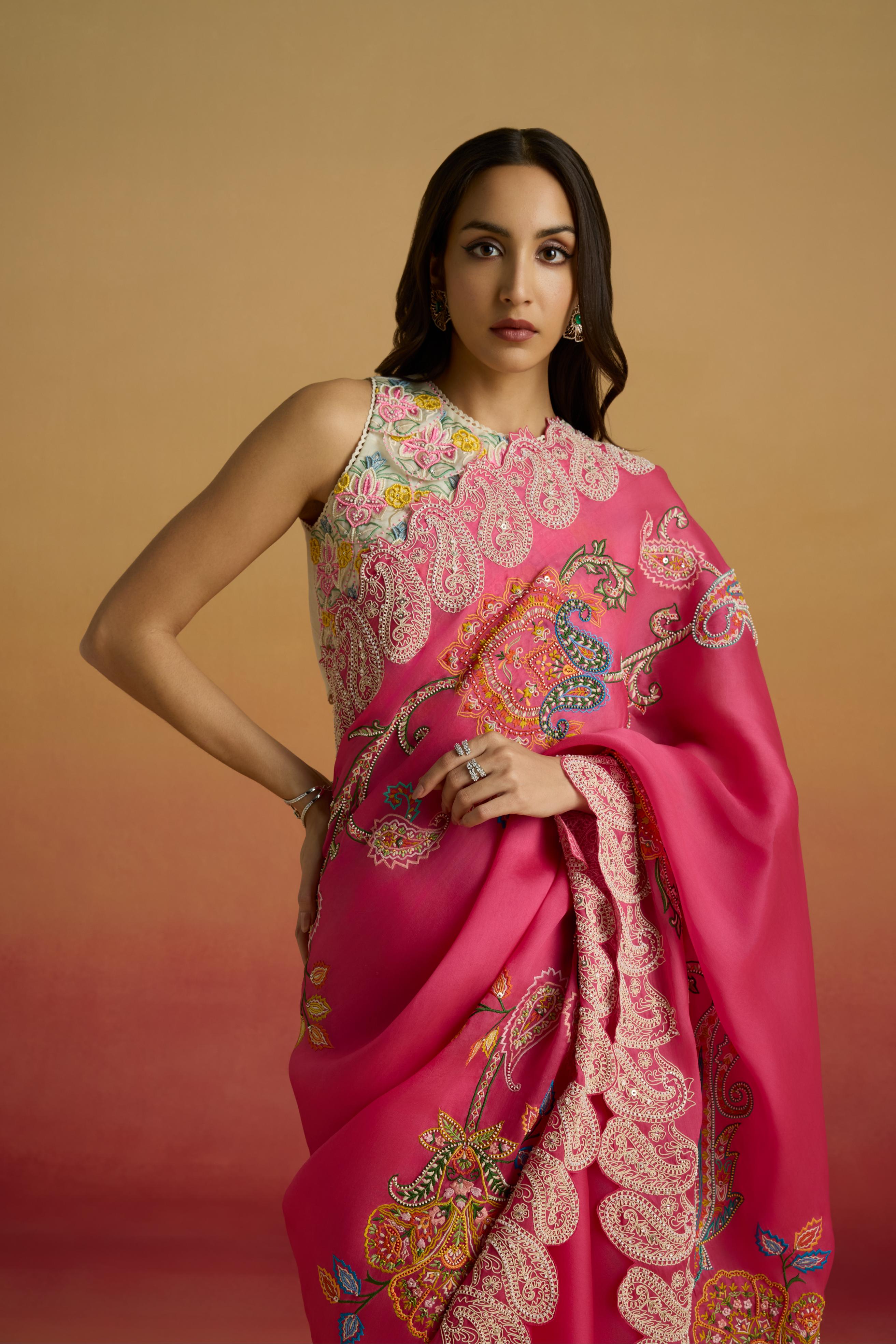 IVORY SCALLOPED CROP TOP