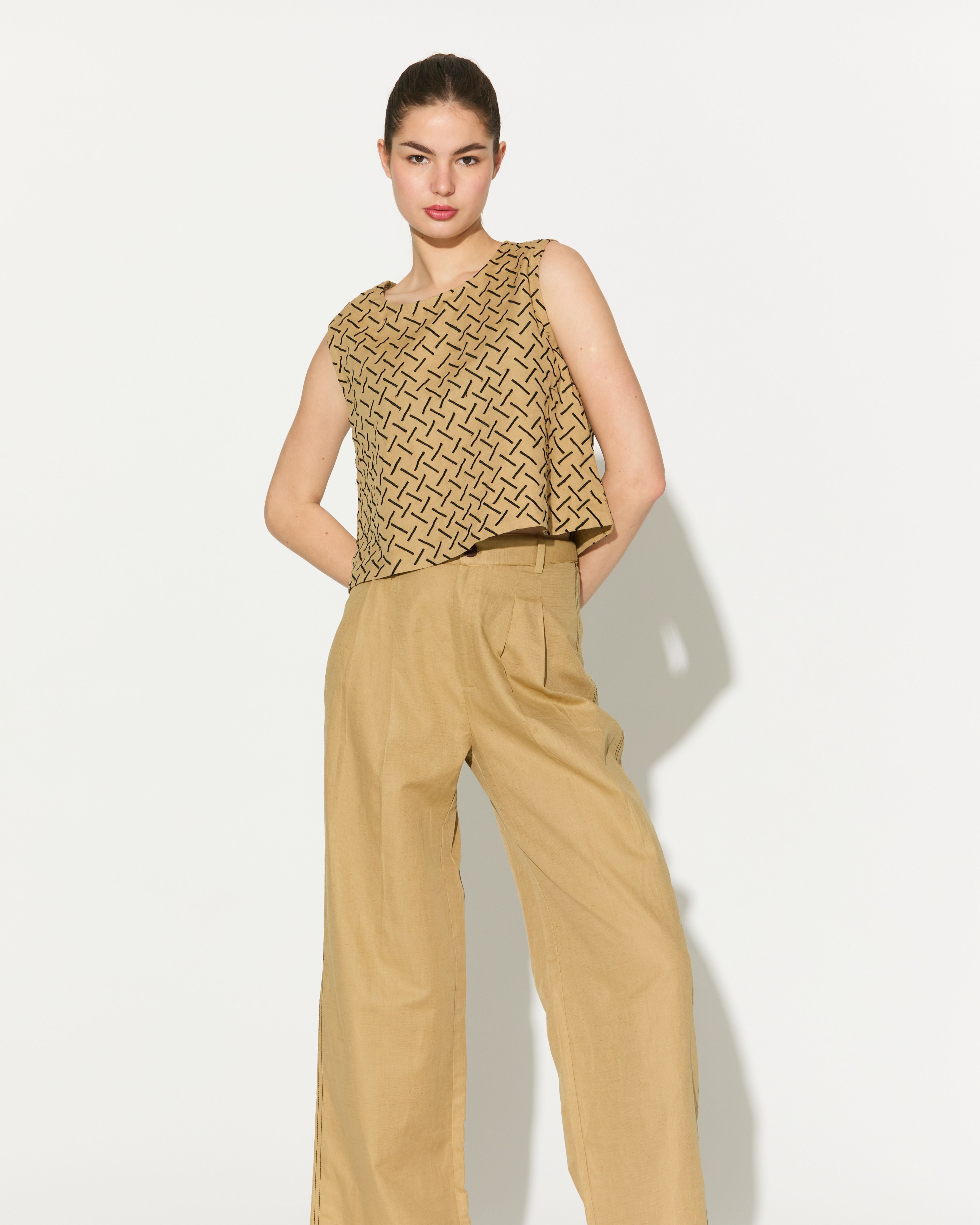 GOLDEN EMBROIDERED TOP