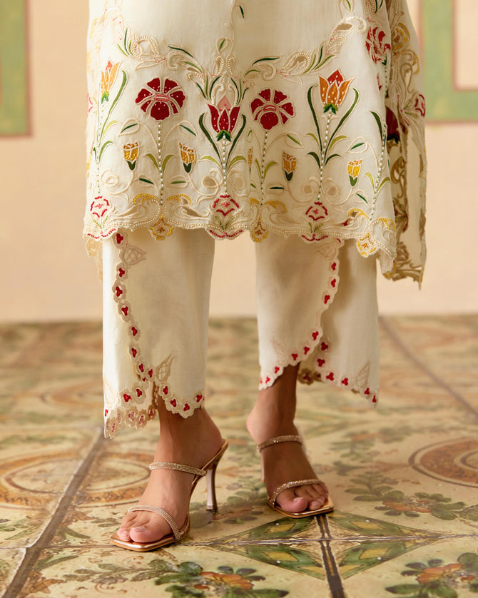 IVORY EMBROIDERED TULIP PANTS