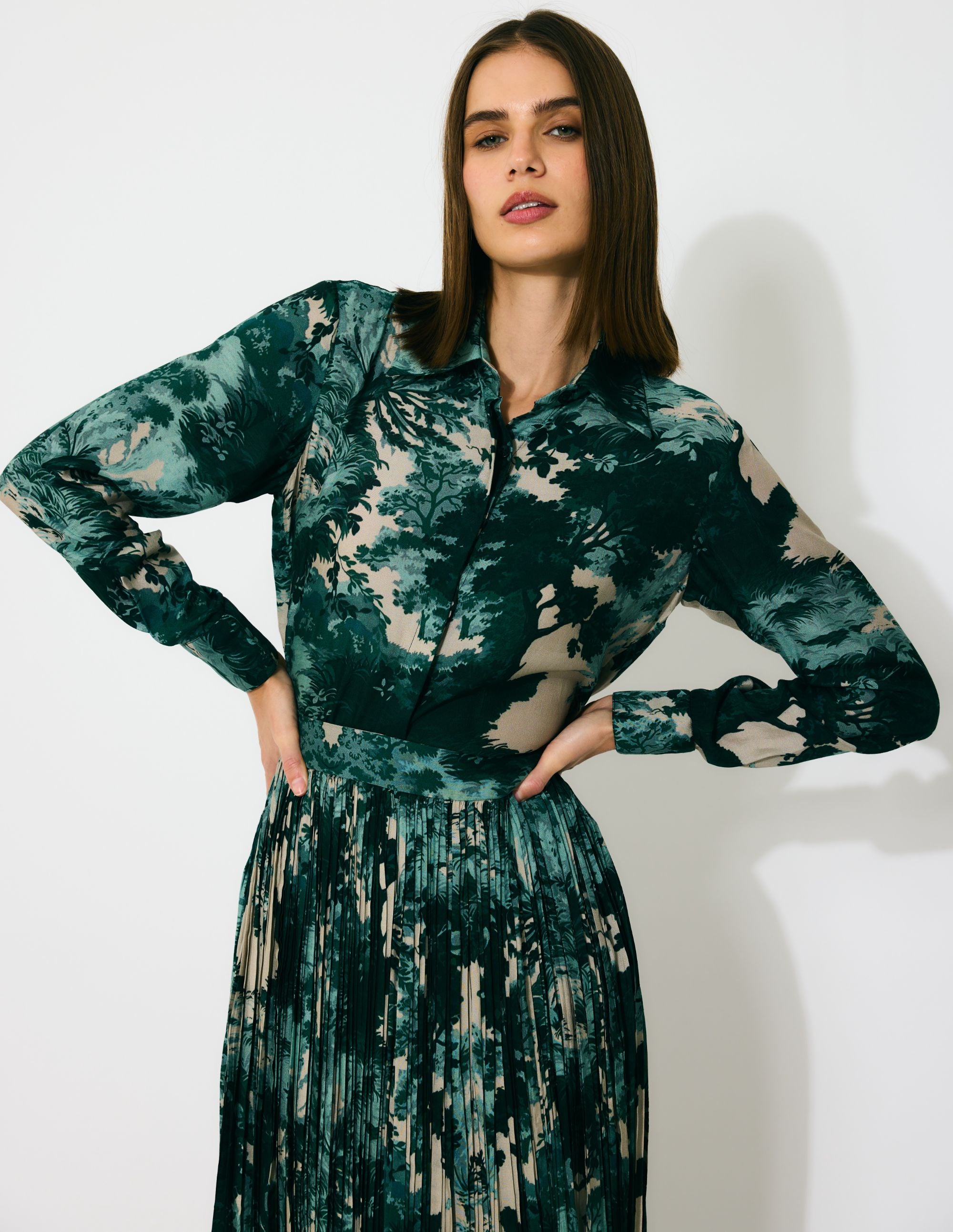 DARK GREEN, MINT AND BEIGE TOIL PRINT CRINKLED SKIRT