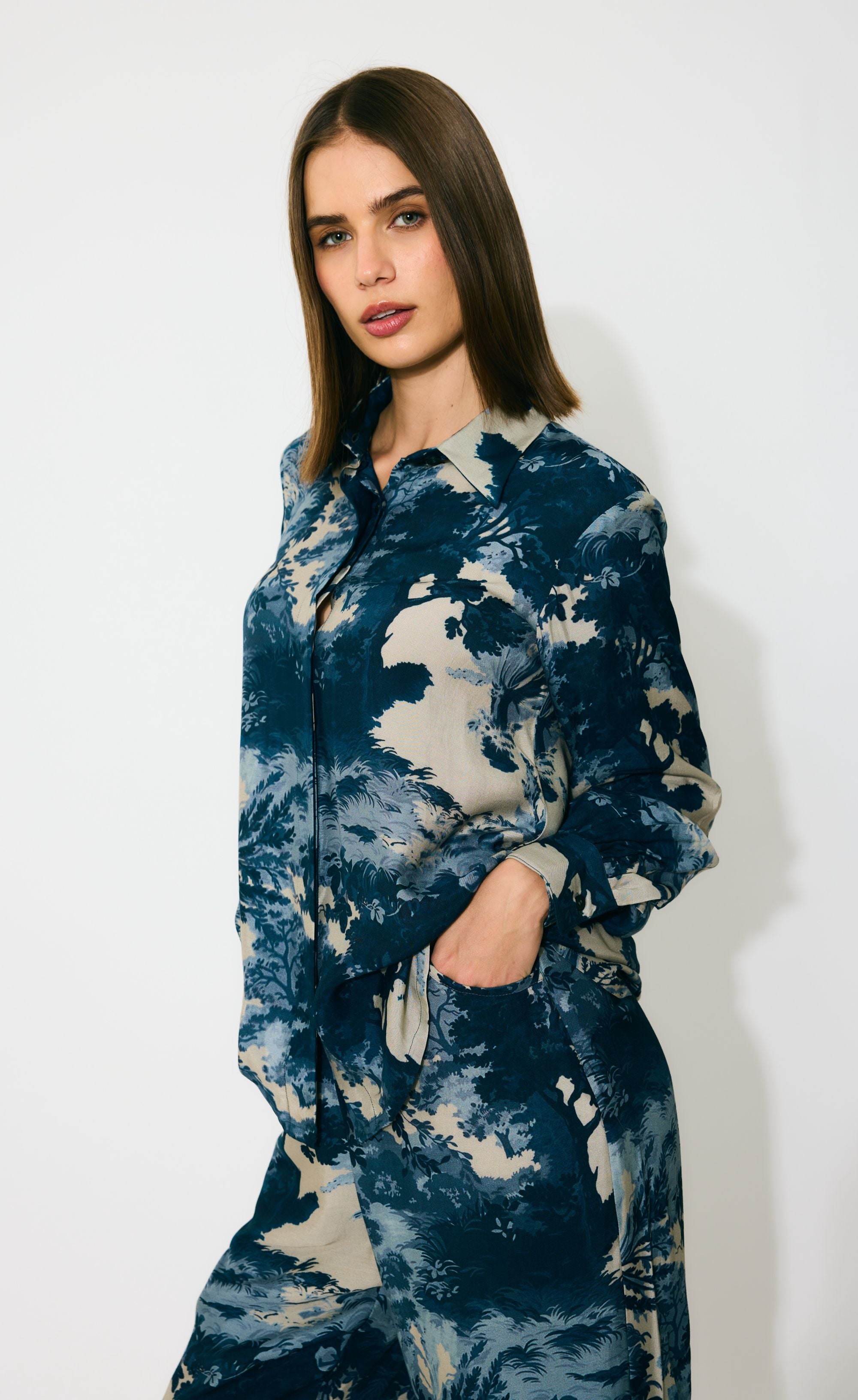 BLUE, INDIGO AND BEIGE TOILE PRINT PANTS