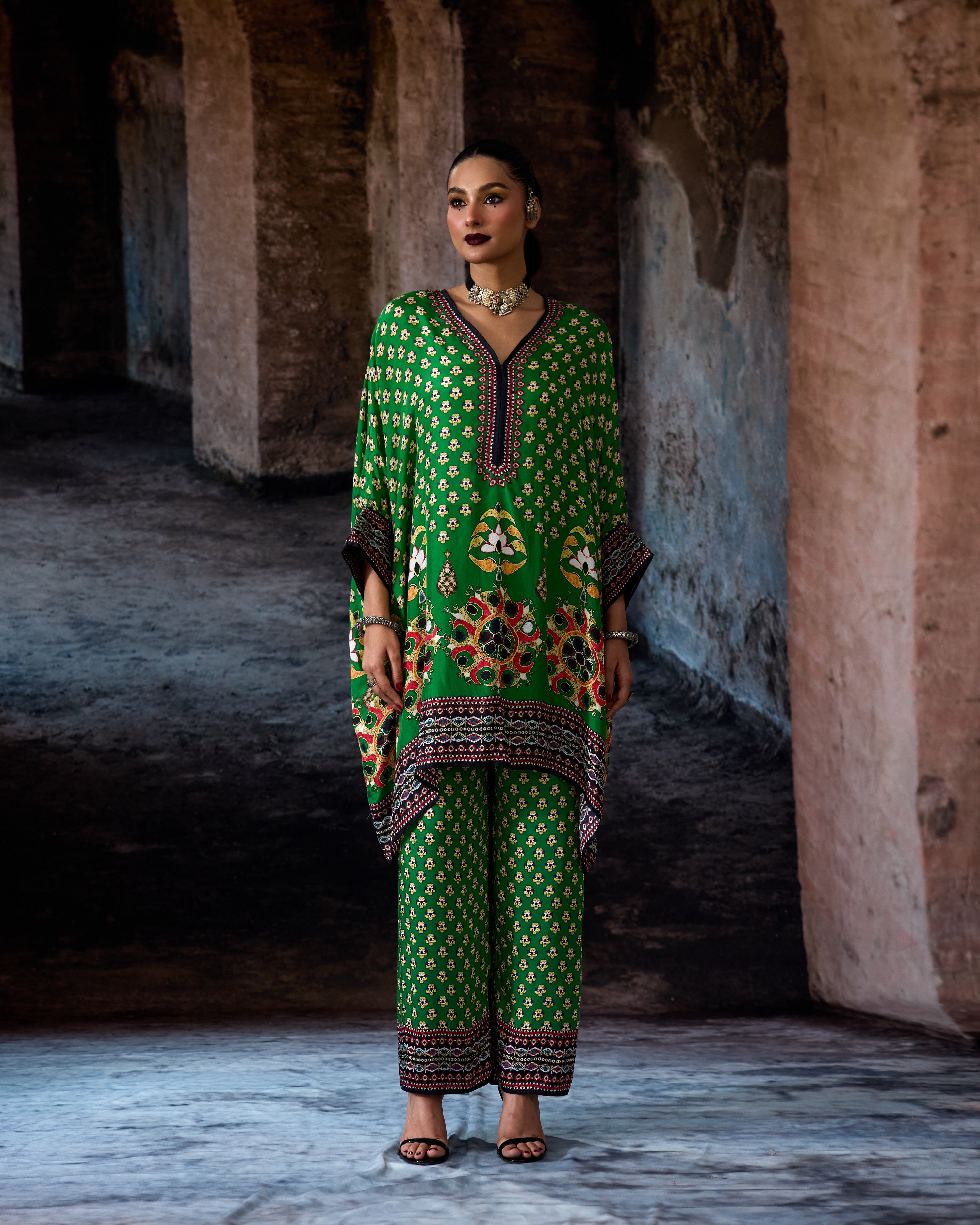 Bethari : Chanel 36" - Parrot Green