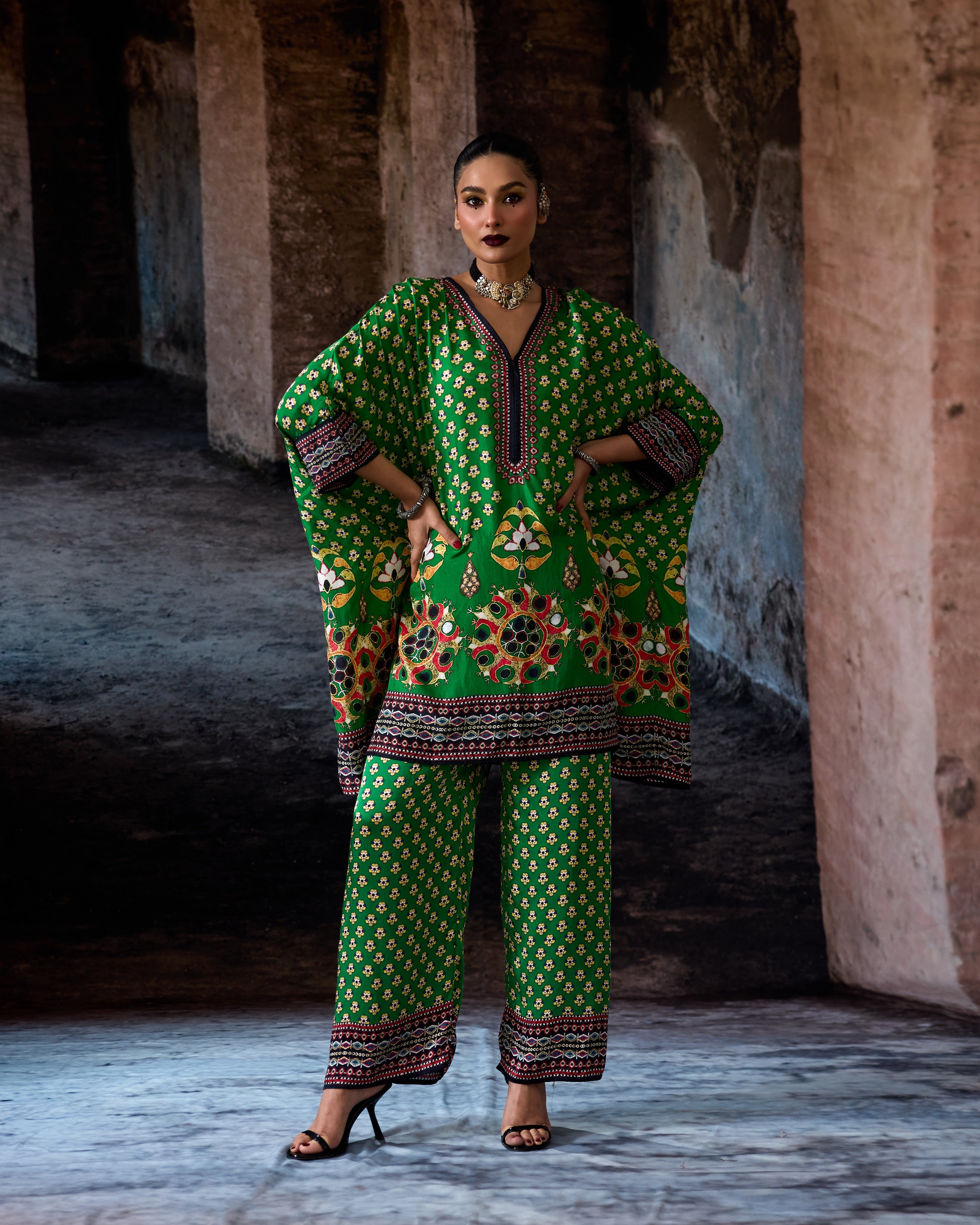 Bethari : Chanel 36" - Parrot Green