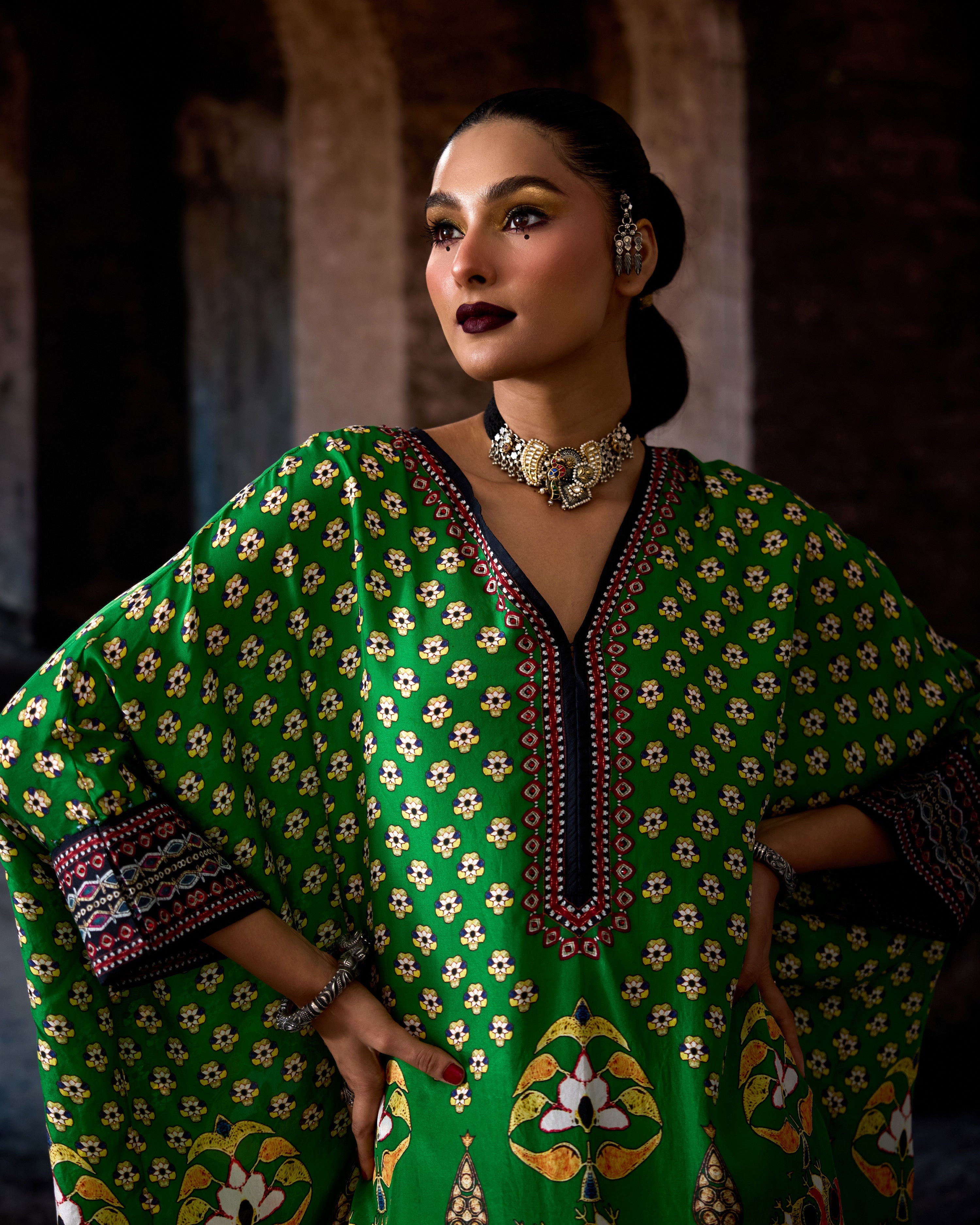 Bethari : Chanel 36" - Parrot Green