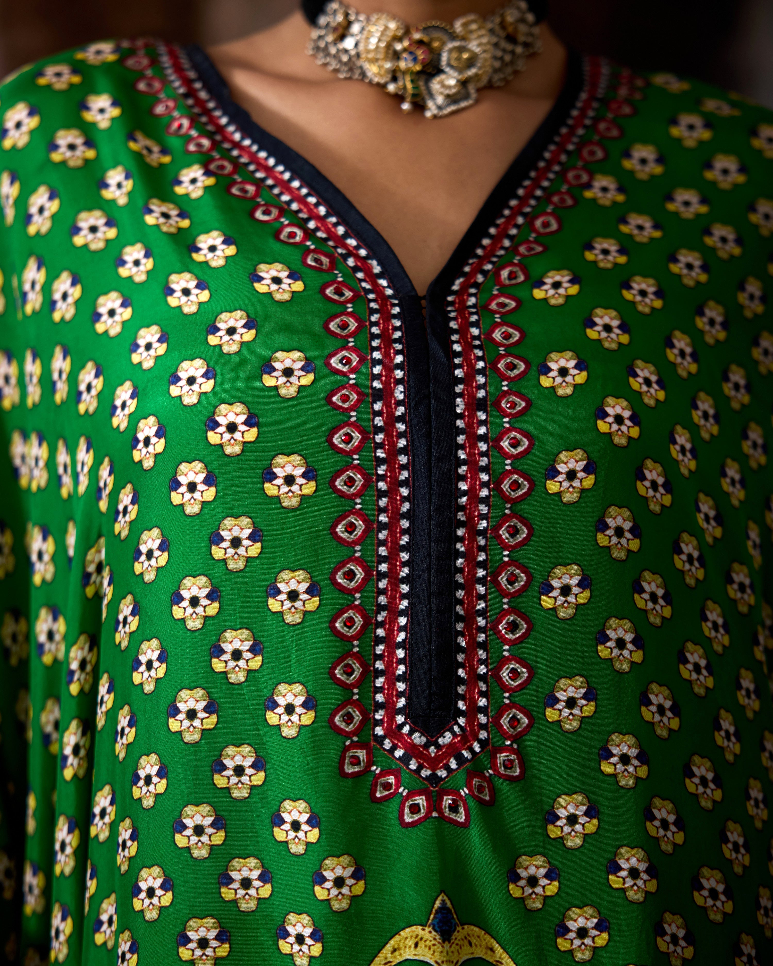 Bethari : Chanel 36" - Parrot Green