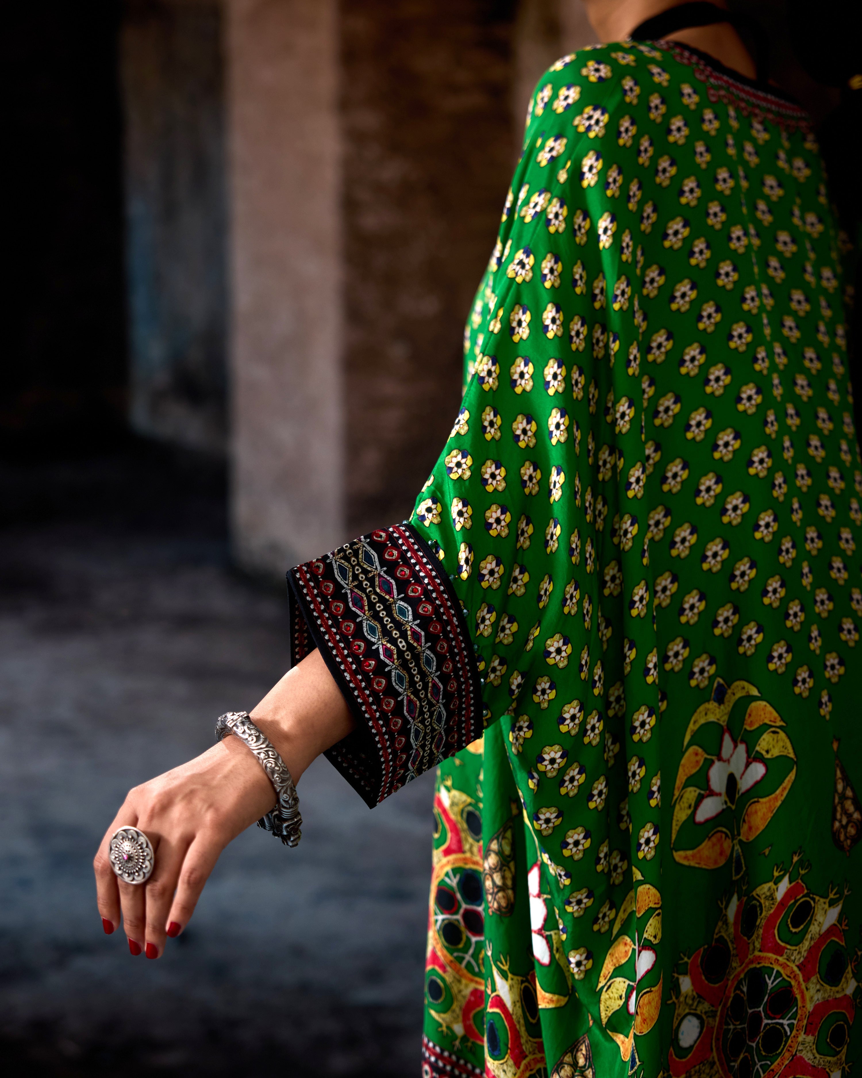 Bethari : Chanel 36" - Parrot Green