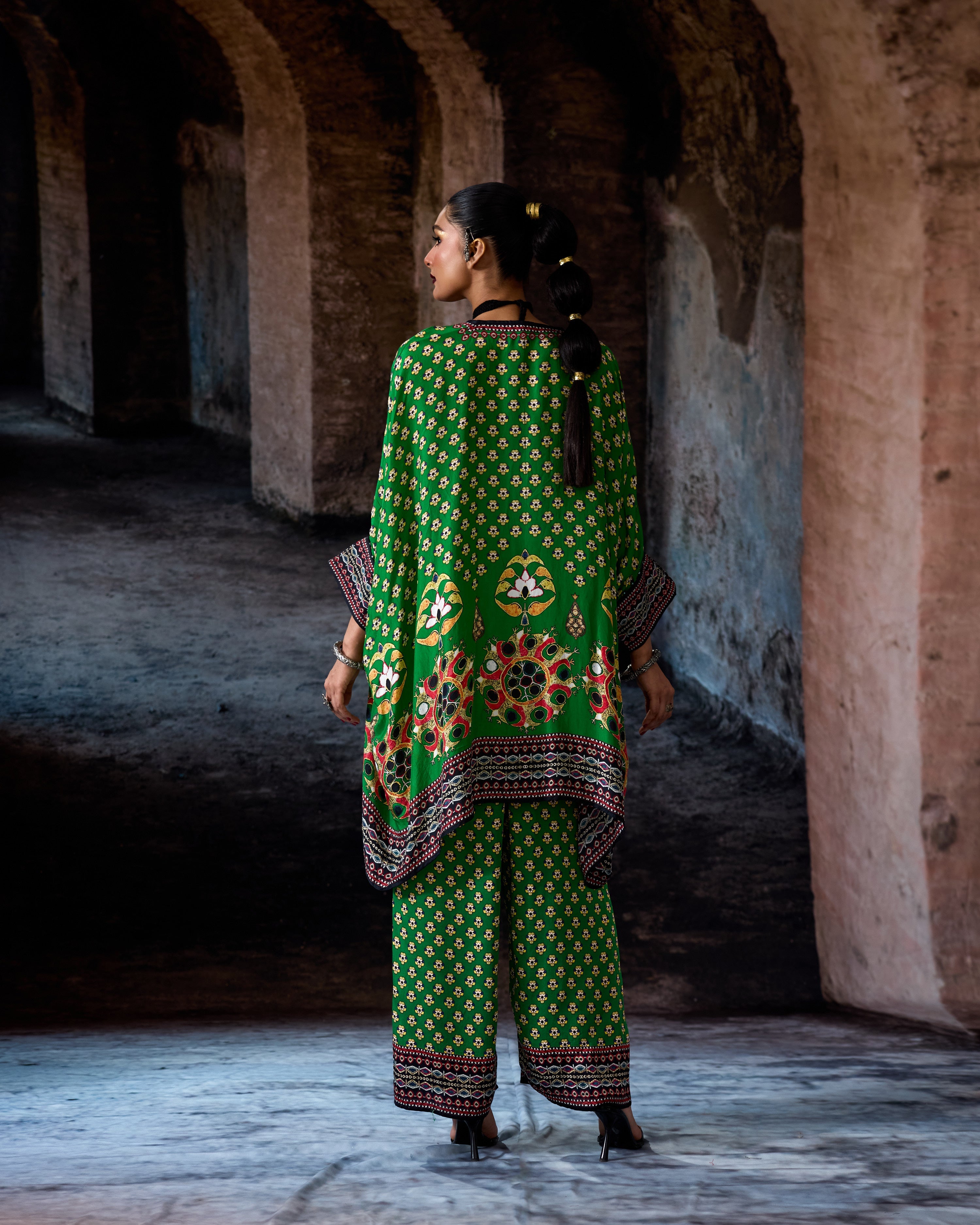 Bethari : Chanel 36" - Parrot Green