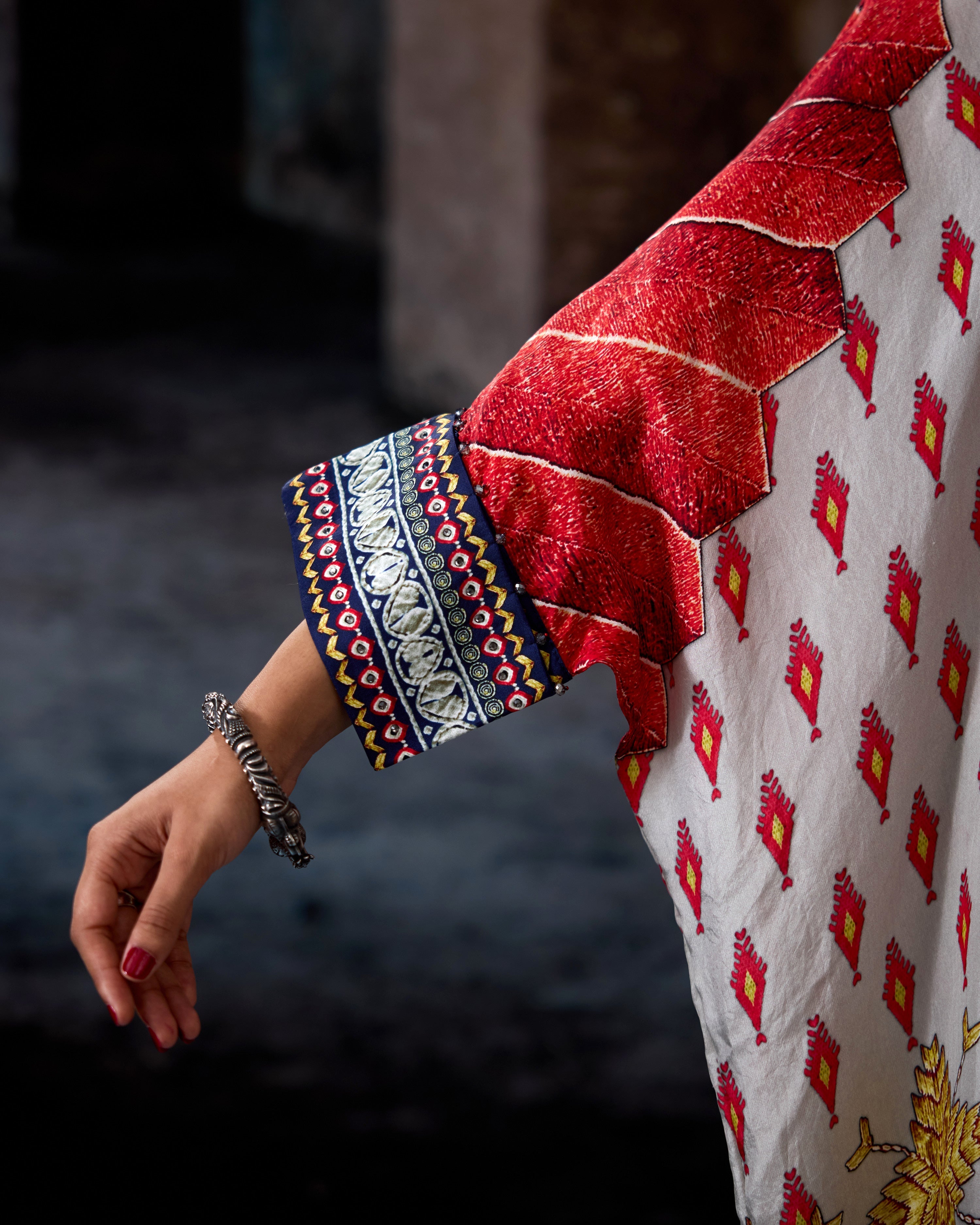 Bethari : Chanel 36" - Eggshell