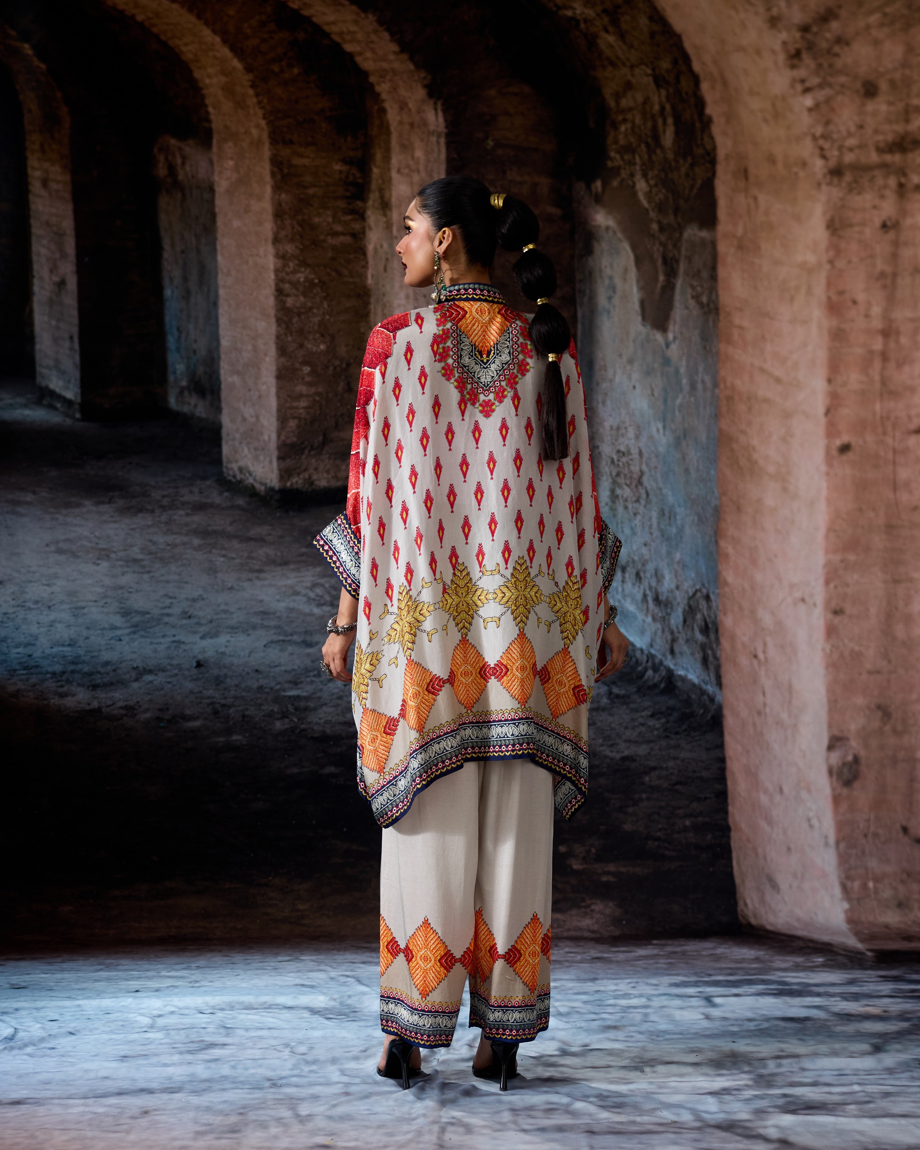 Bethari : Chanel 36" - Eggshell