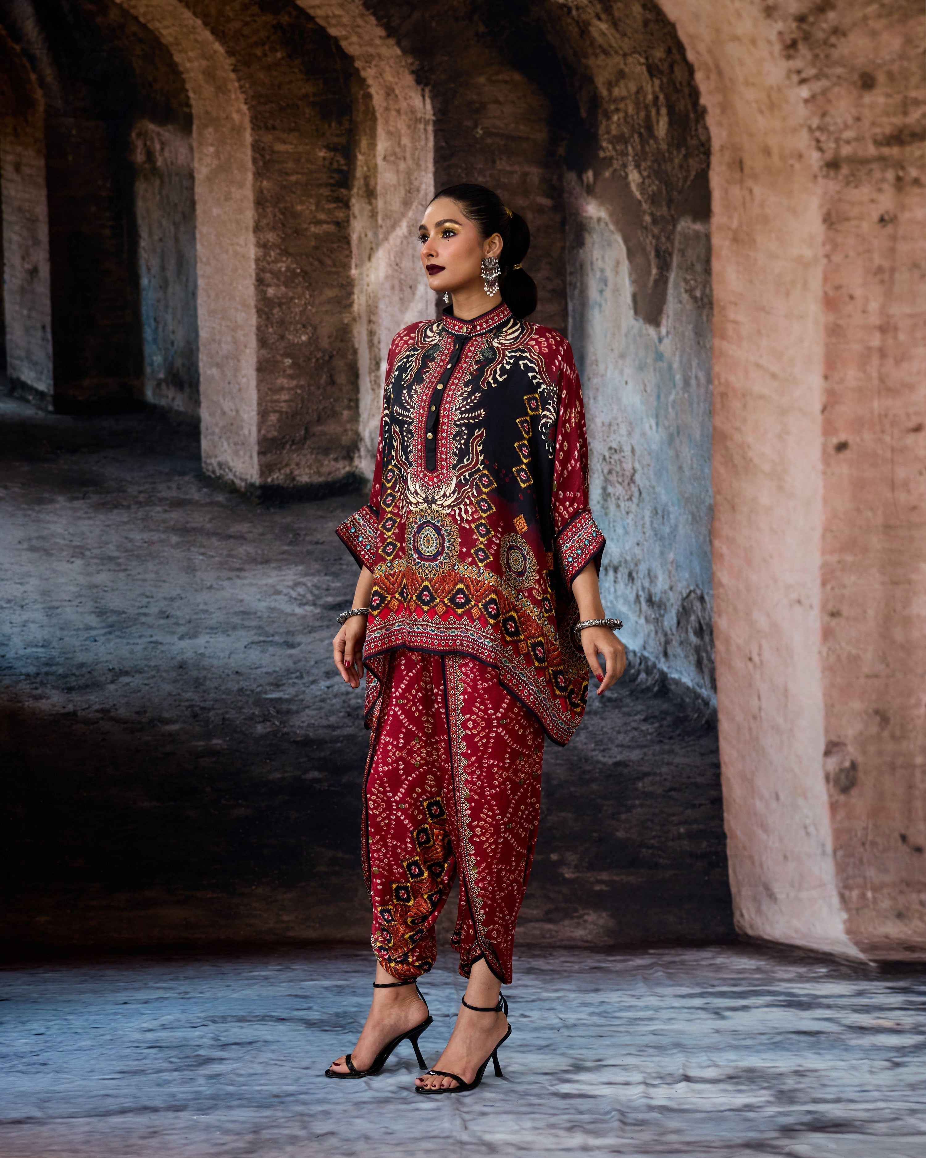 Bethari : Chanel/Sonth - Red/Black