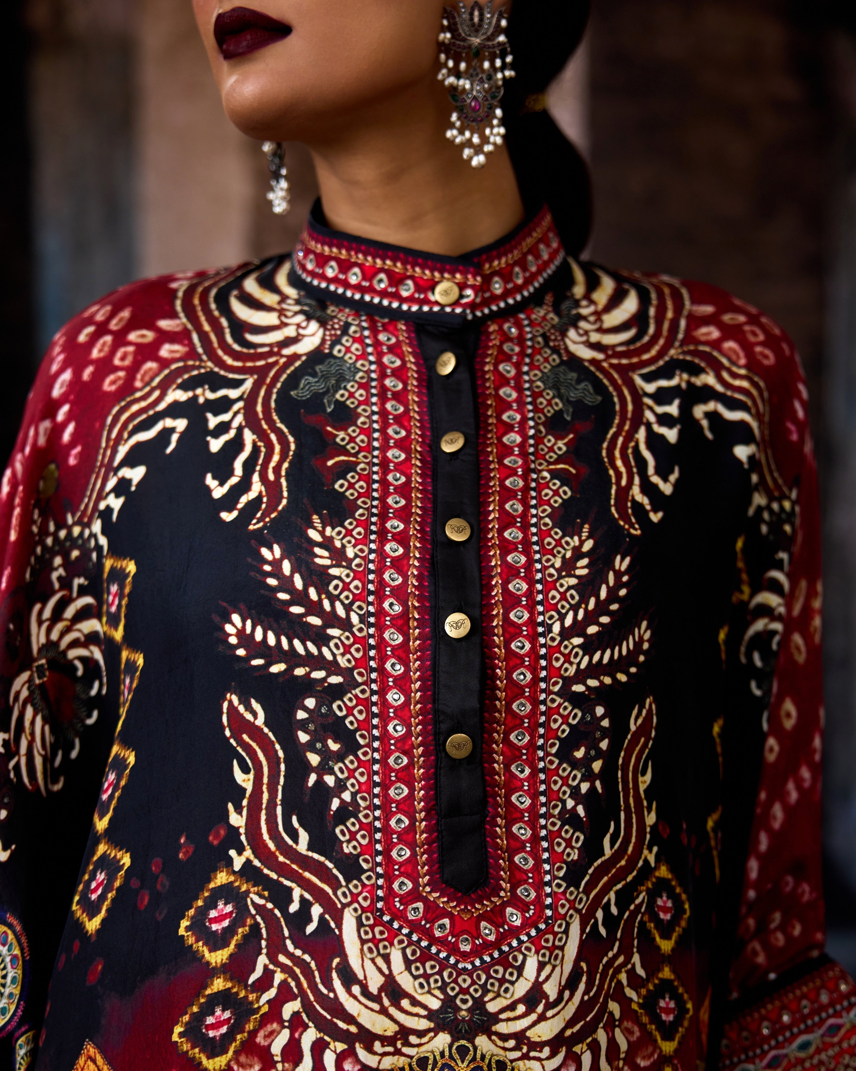 Bethari : Chanel/Sonth - Red/Black