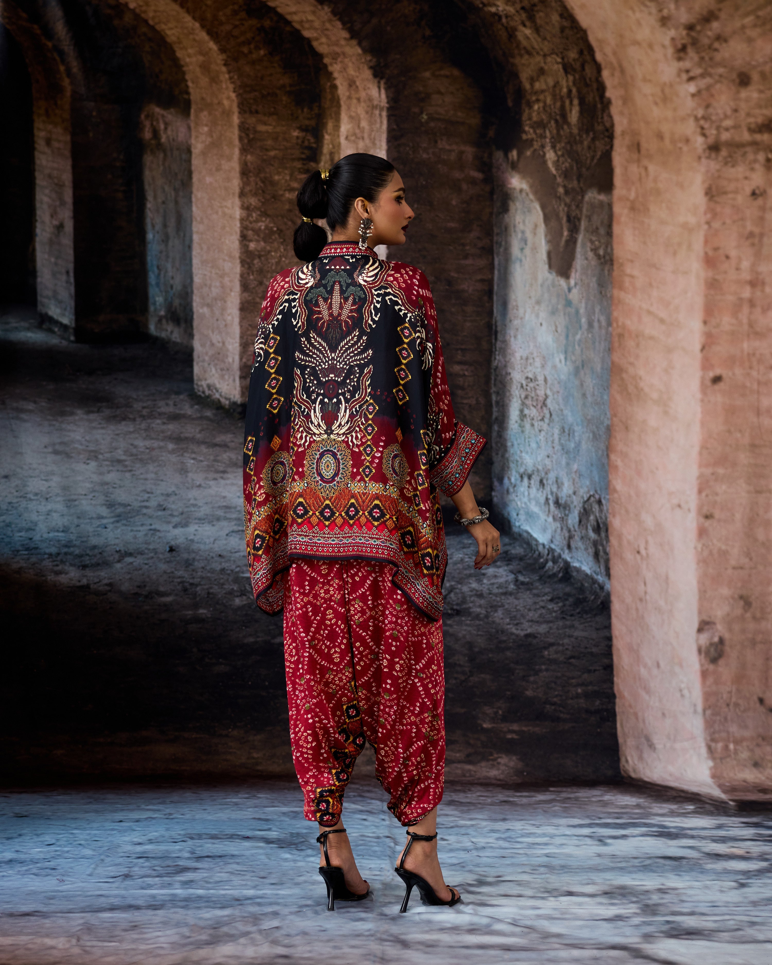 Bethari : Chanel/Sonth - Red/Black