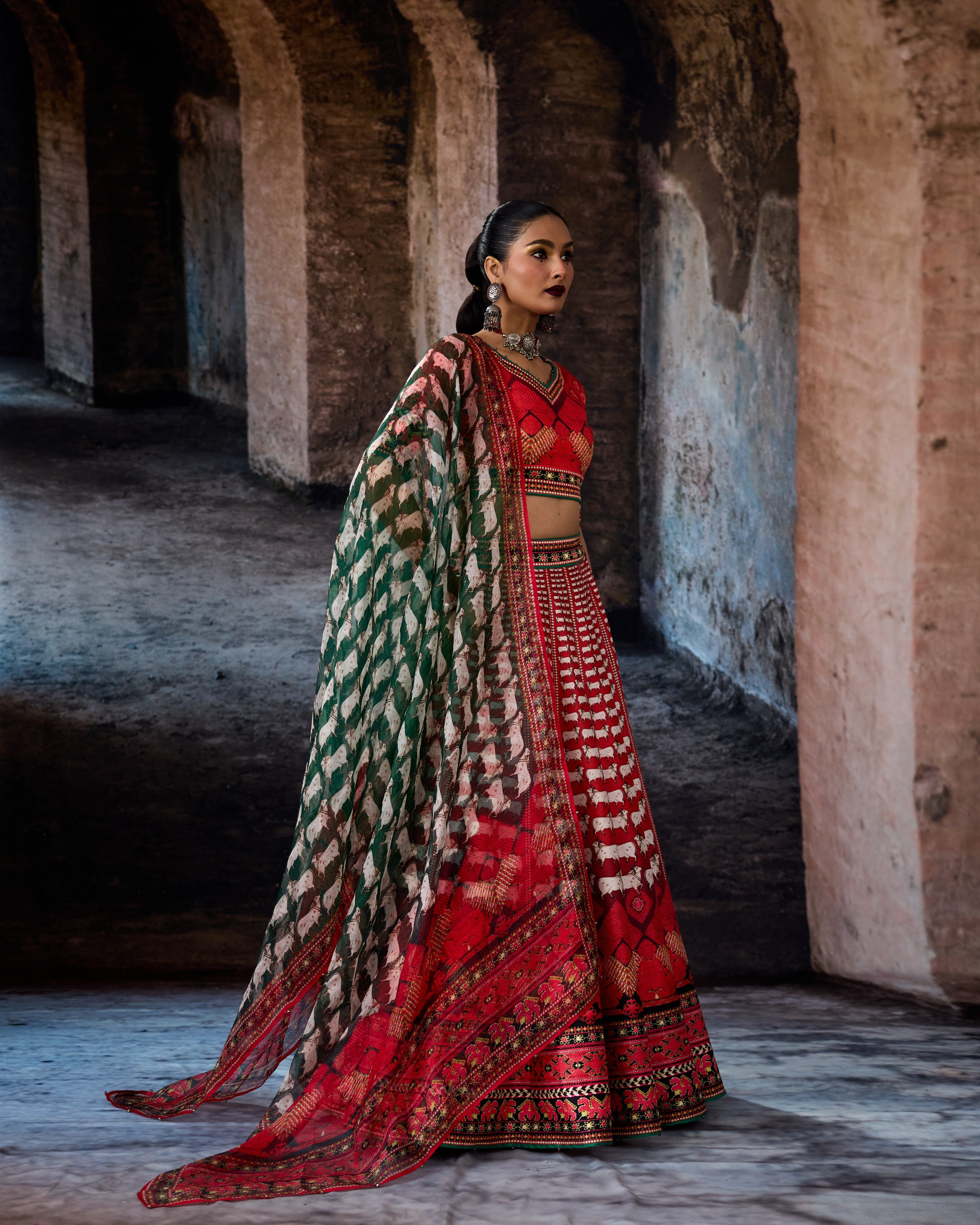 Bethari : Leela - Red/Emerald