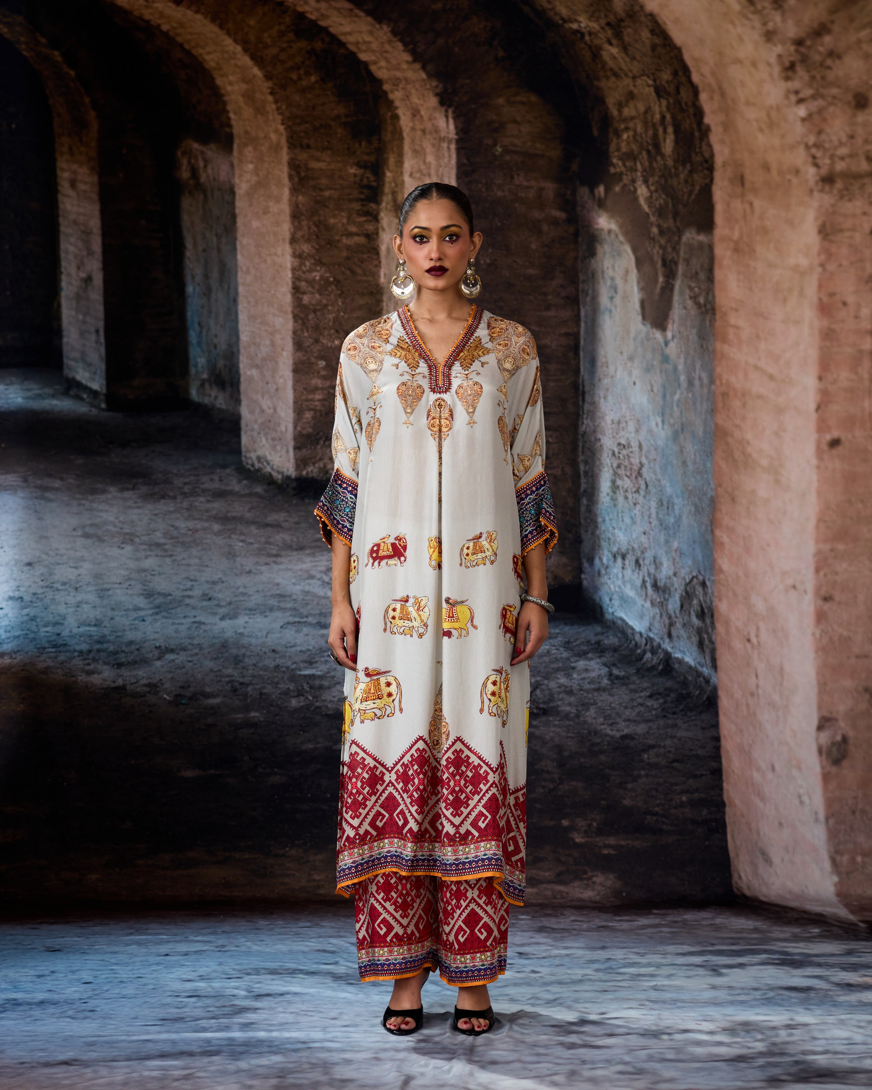 Bethari : Banera - Eggshell