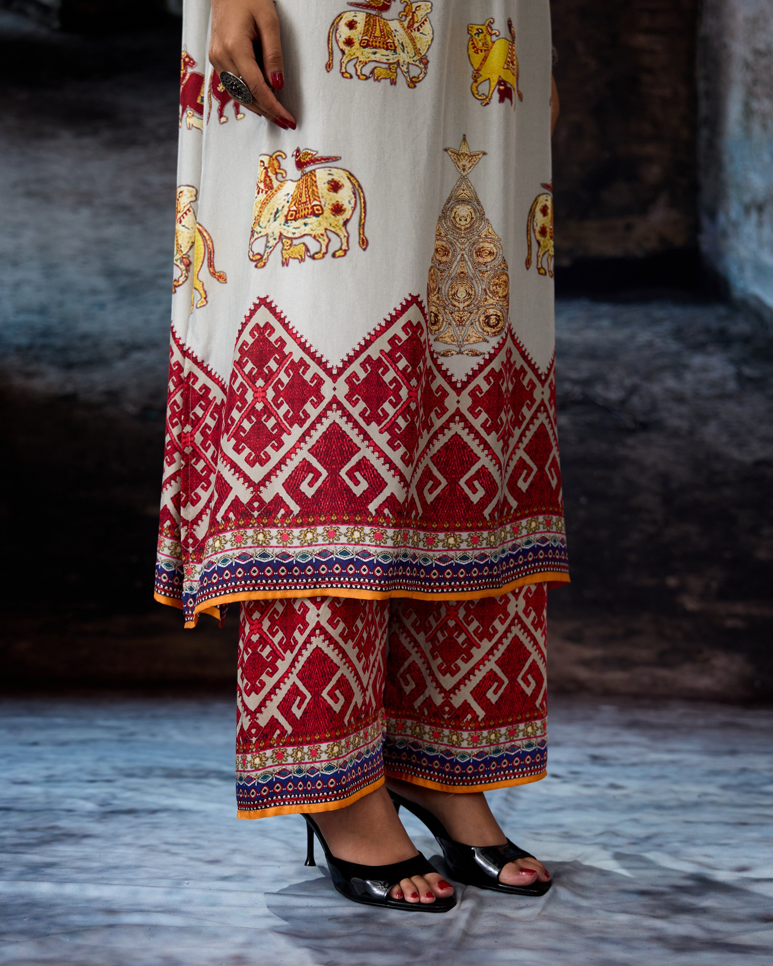 Bethari : Banera - Eggshell