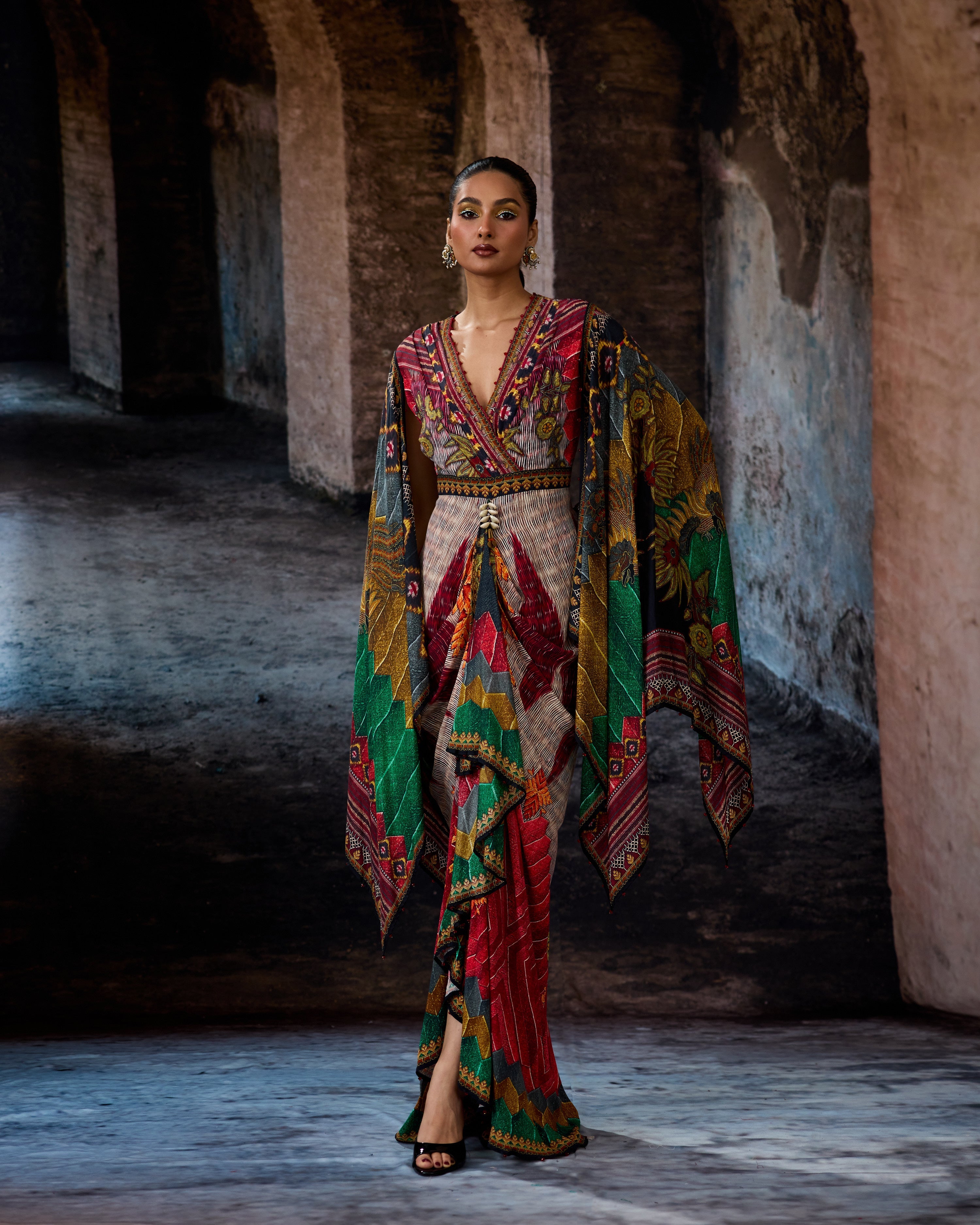 Bethari : Apsara - Eggshell/Multi