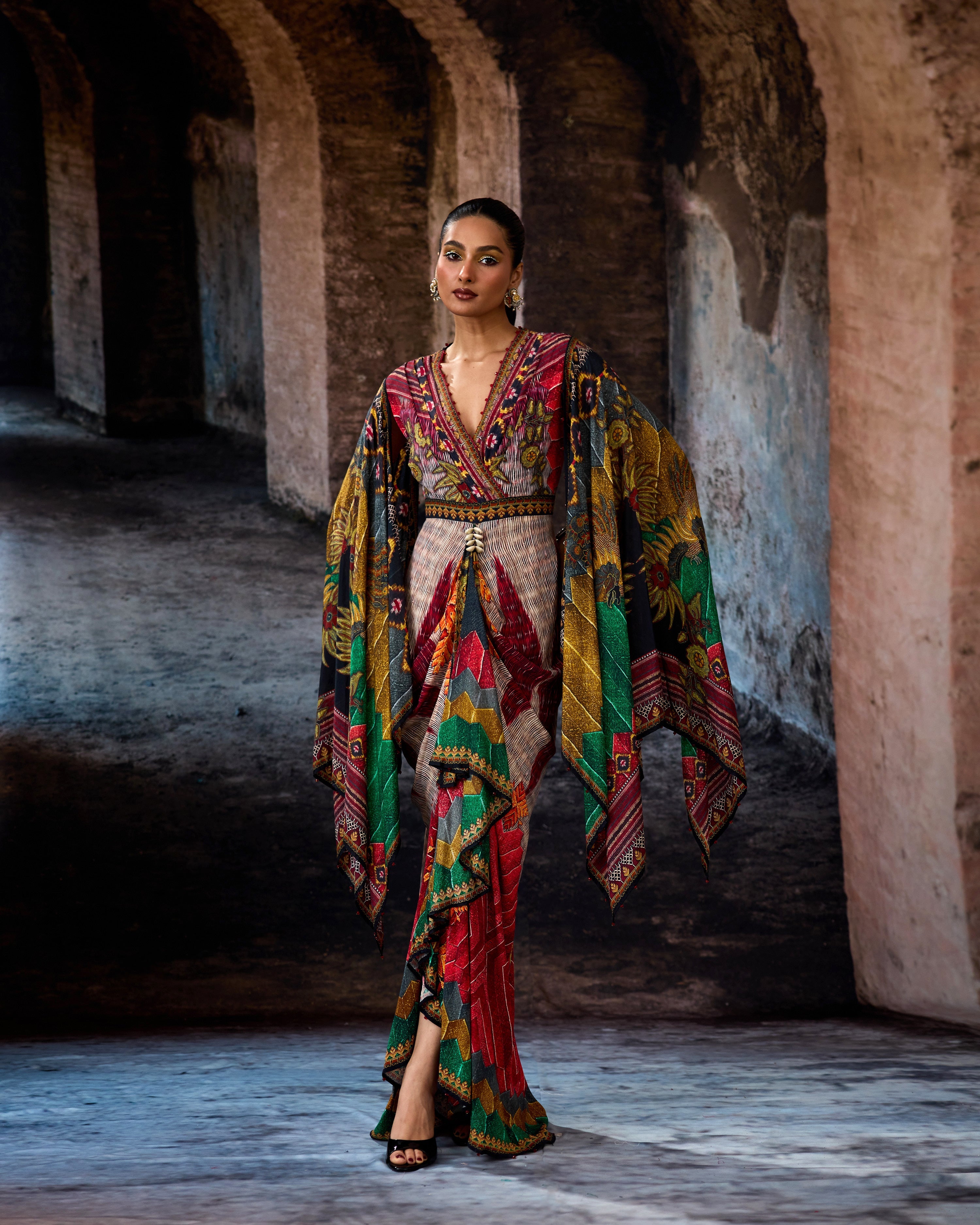 Bethari : Apsara - Eggshell/Multi