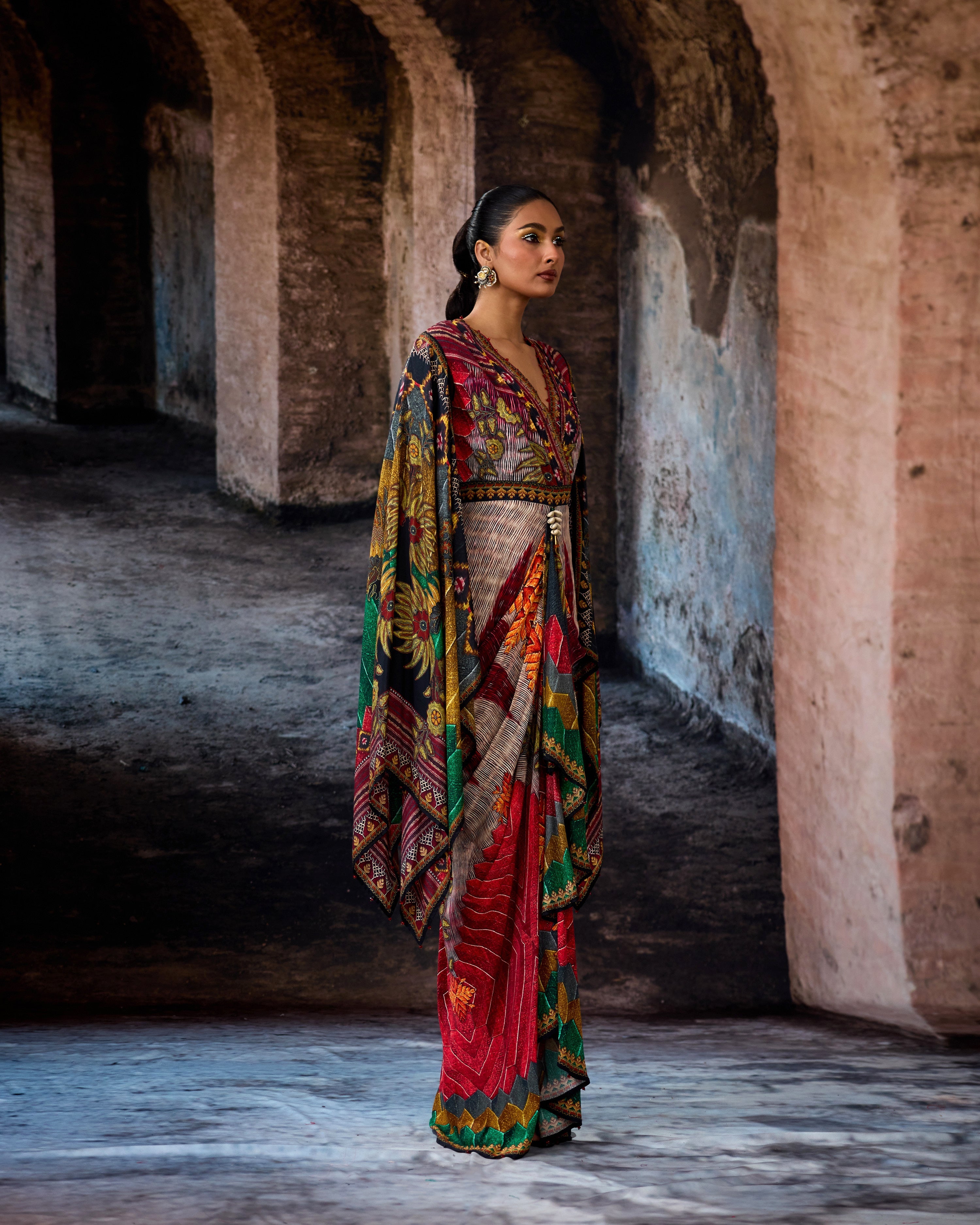 Bethari : Apsara - Eggshell/Multi