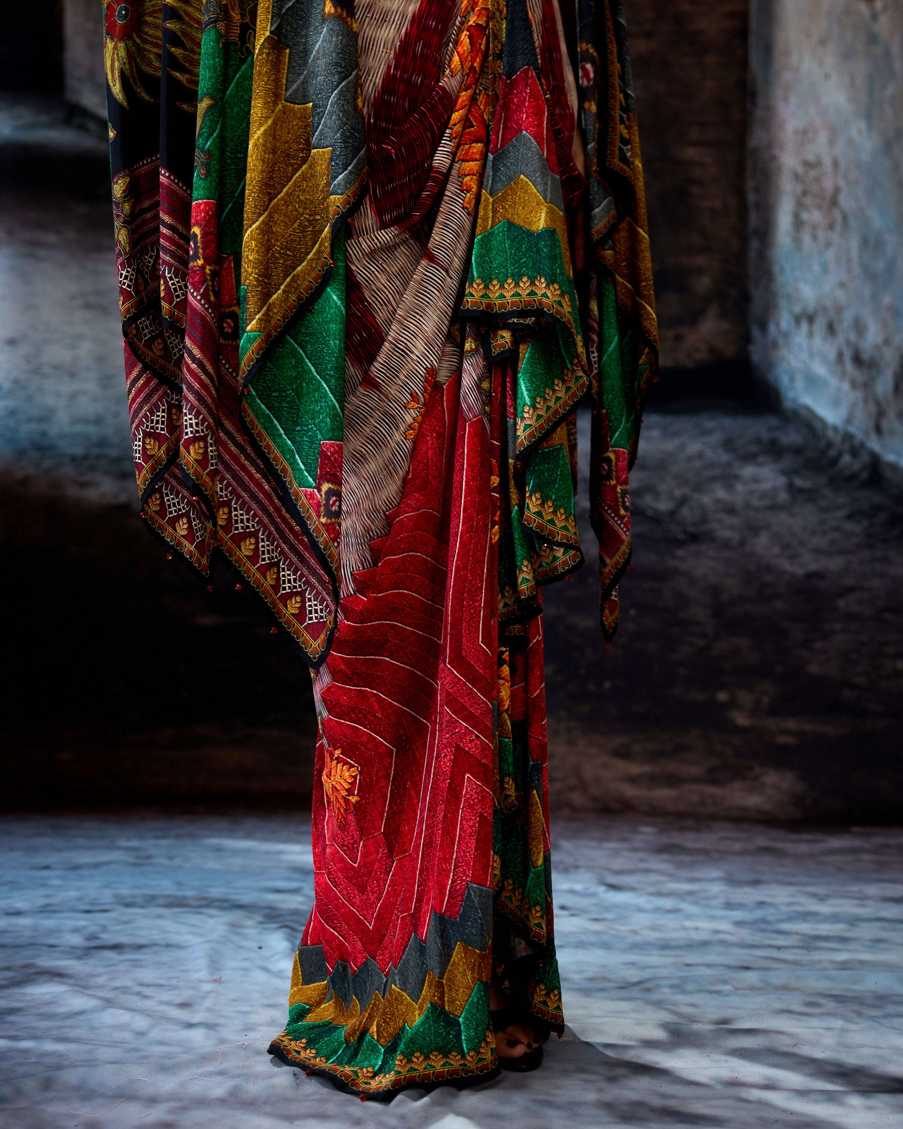 Bethari : Apsara - Eggshell/Multi