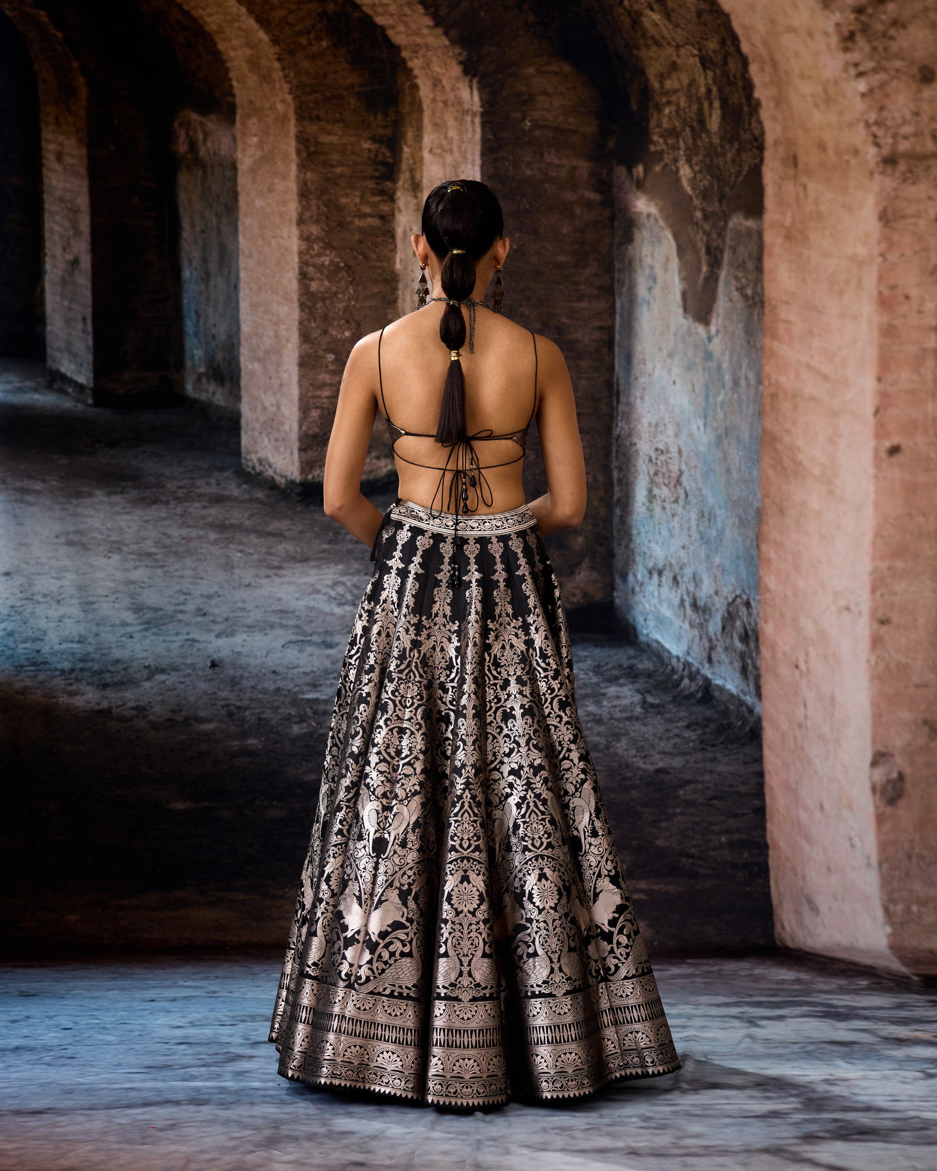Bethari : Ravneet/Leela - Black