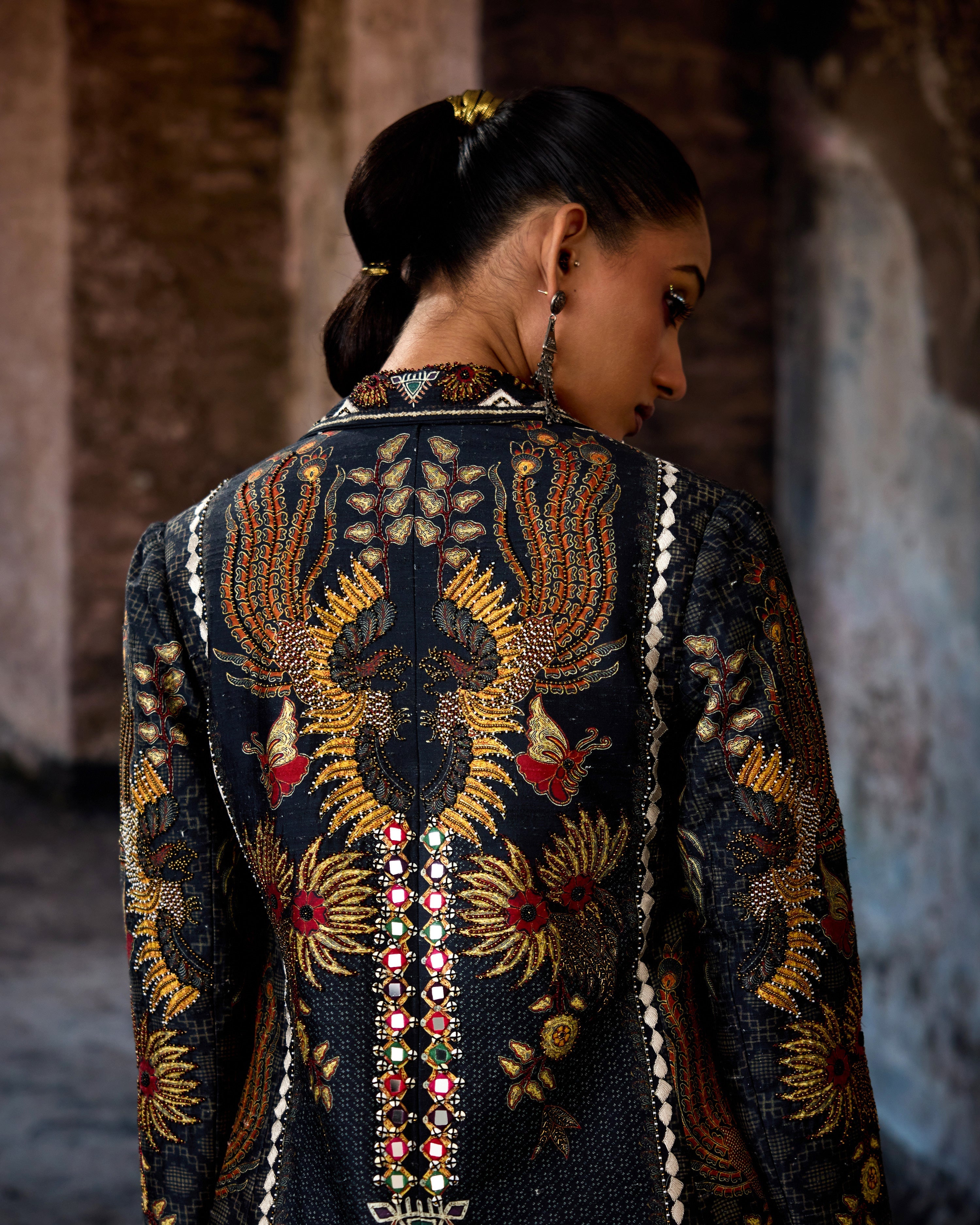 Bethari : Ravneet/Leela - Black