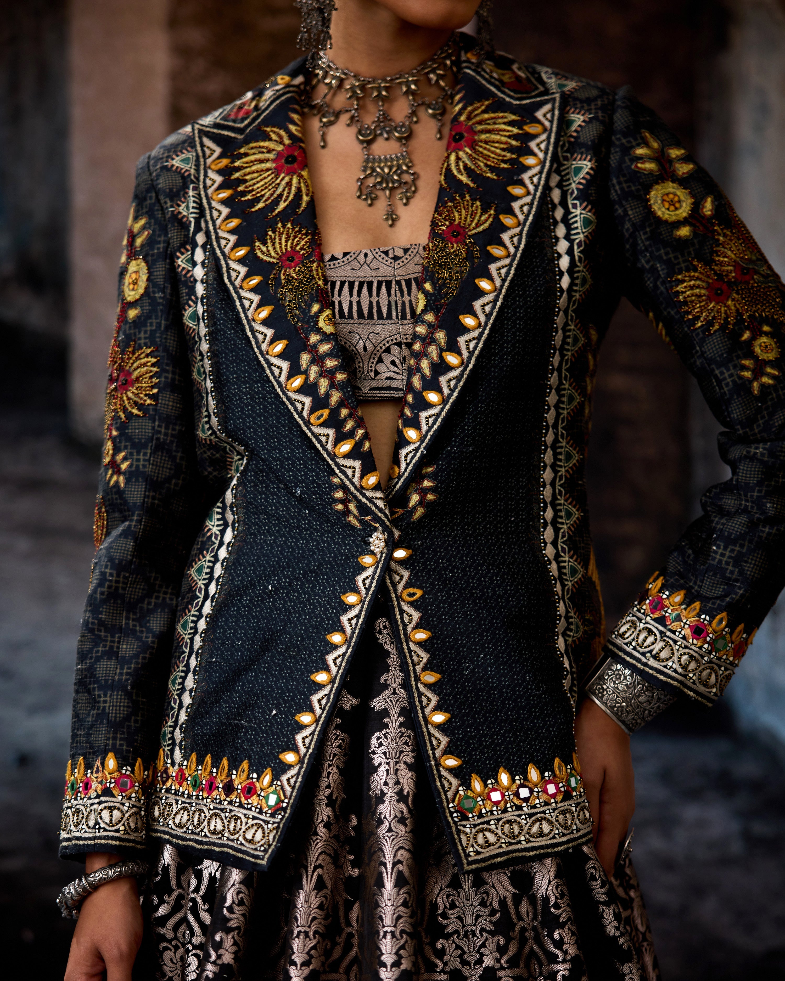 Bethari : Ravneet/Leela - Black