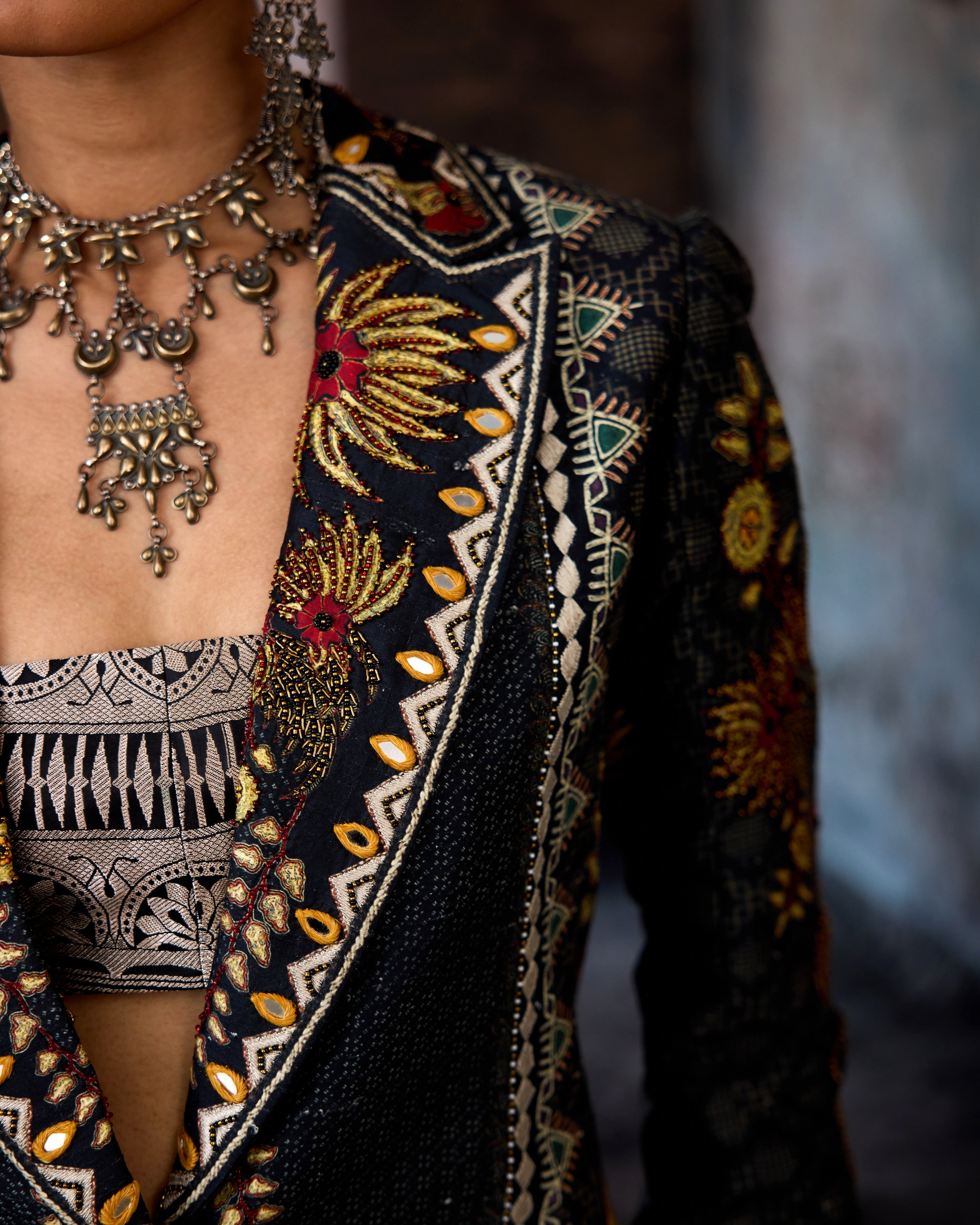 Bethari : Ravneet/Leela - Black