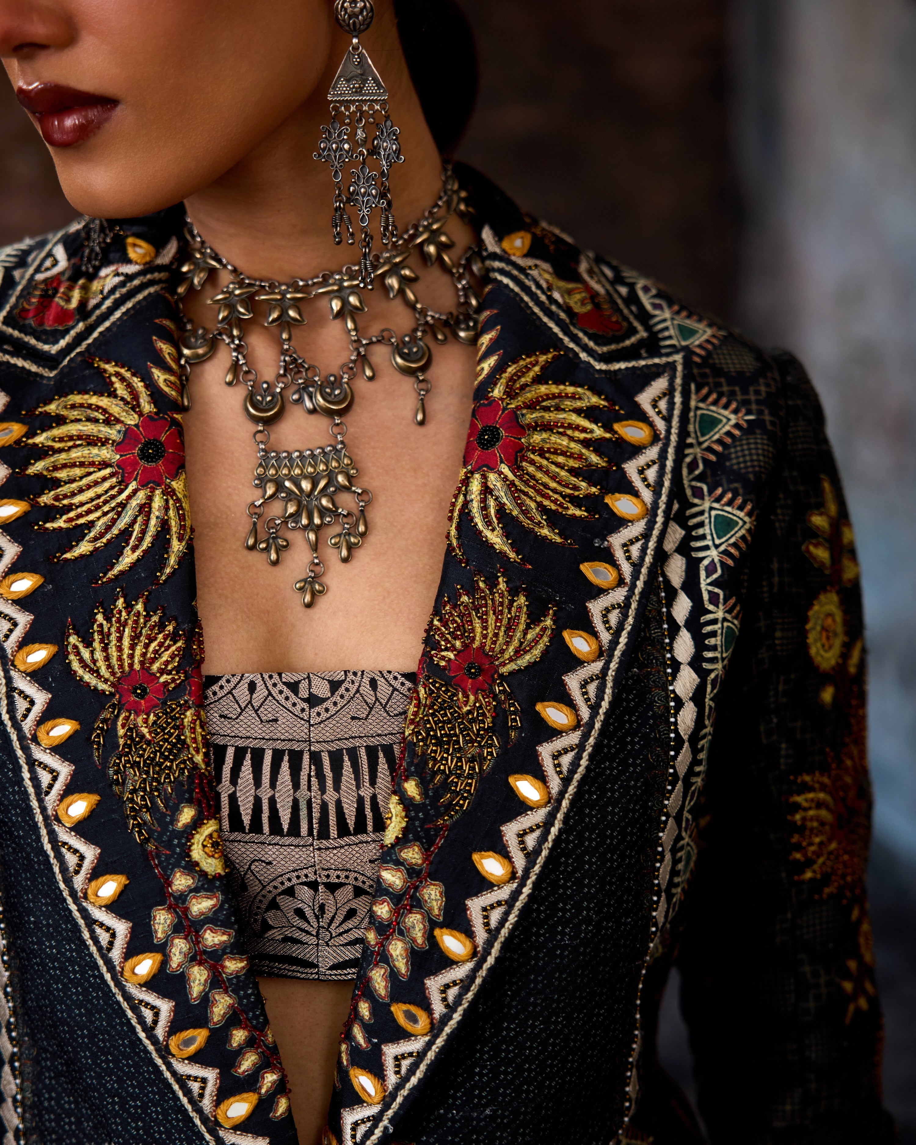 Bethari : Ravneet/Leela - Black