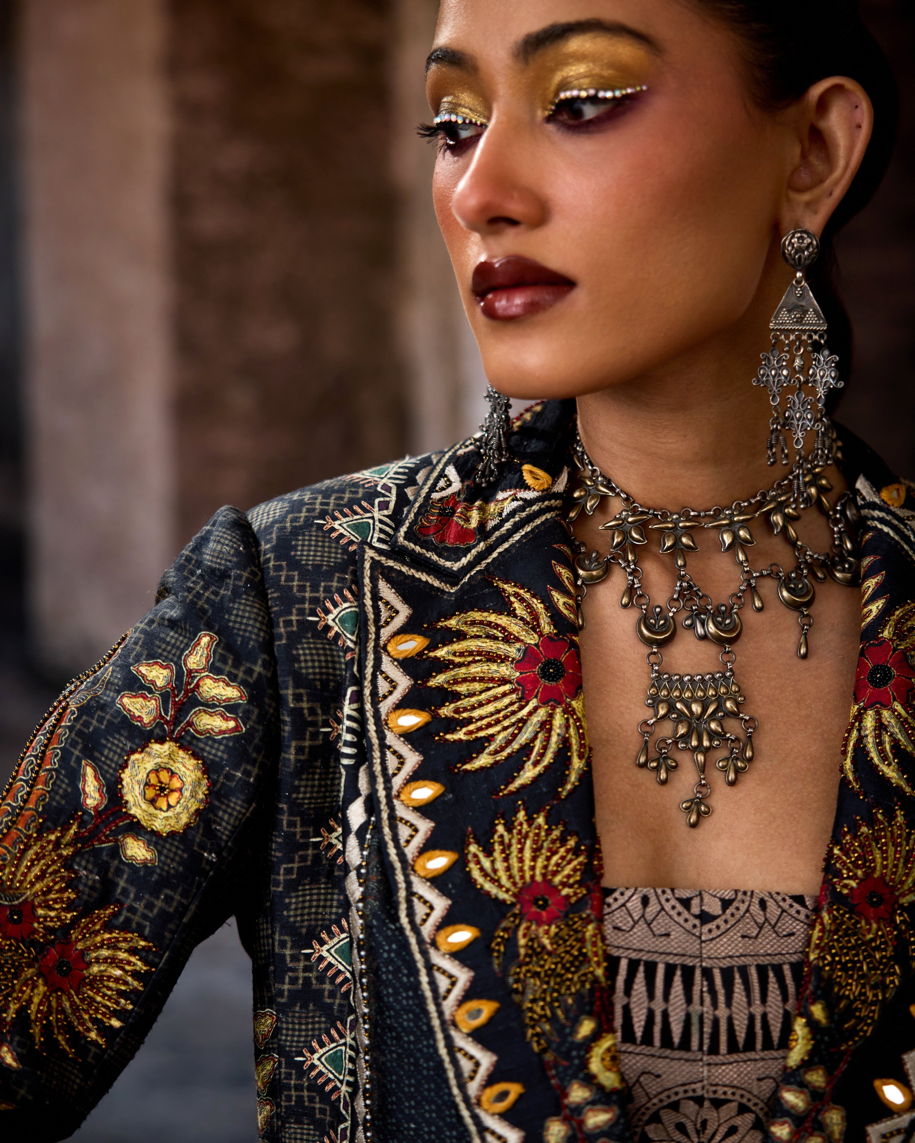 Bethari : Ravneet/Leela - Black