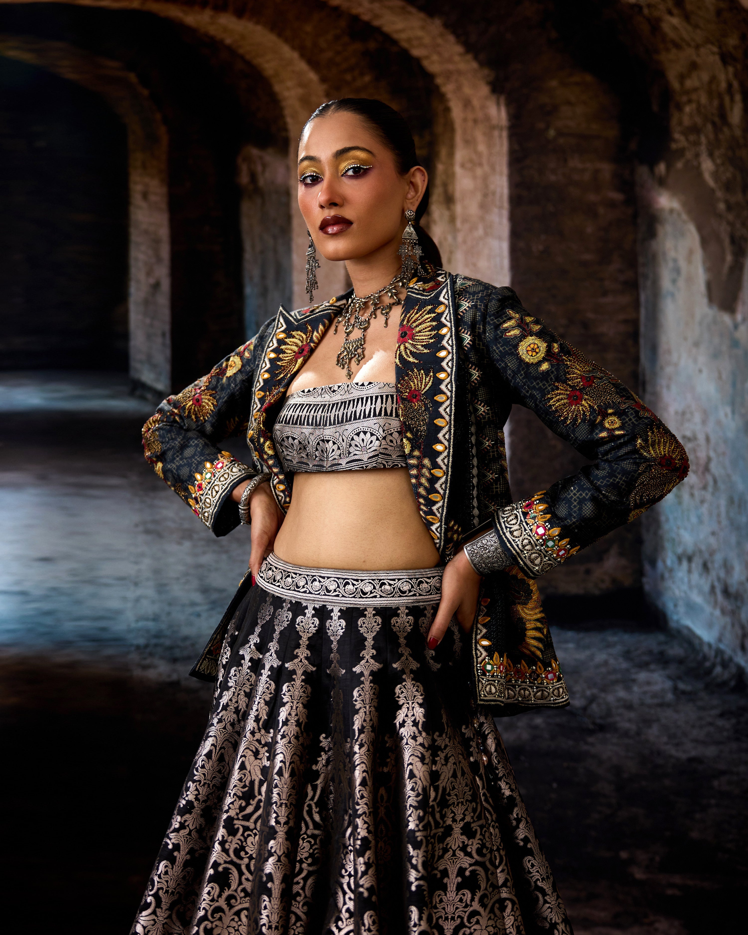 Bethari : Ravneet/Leela - Black