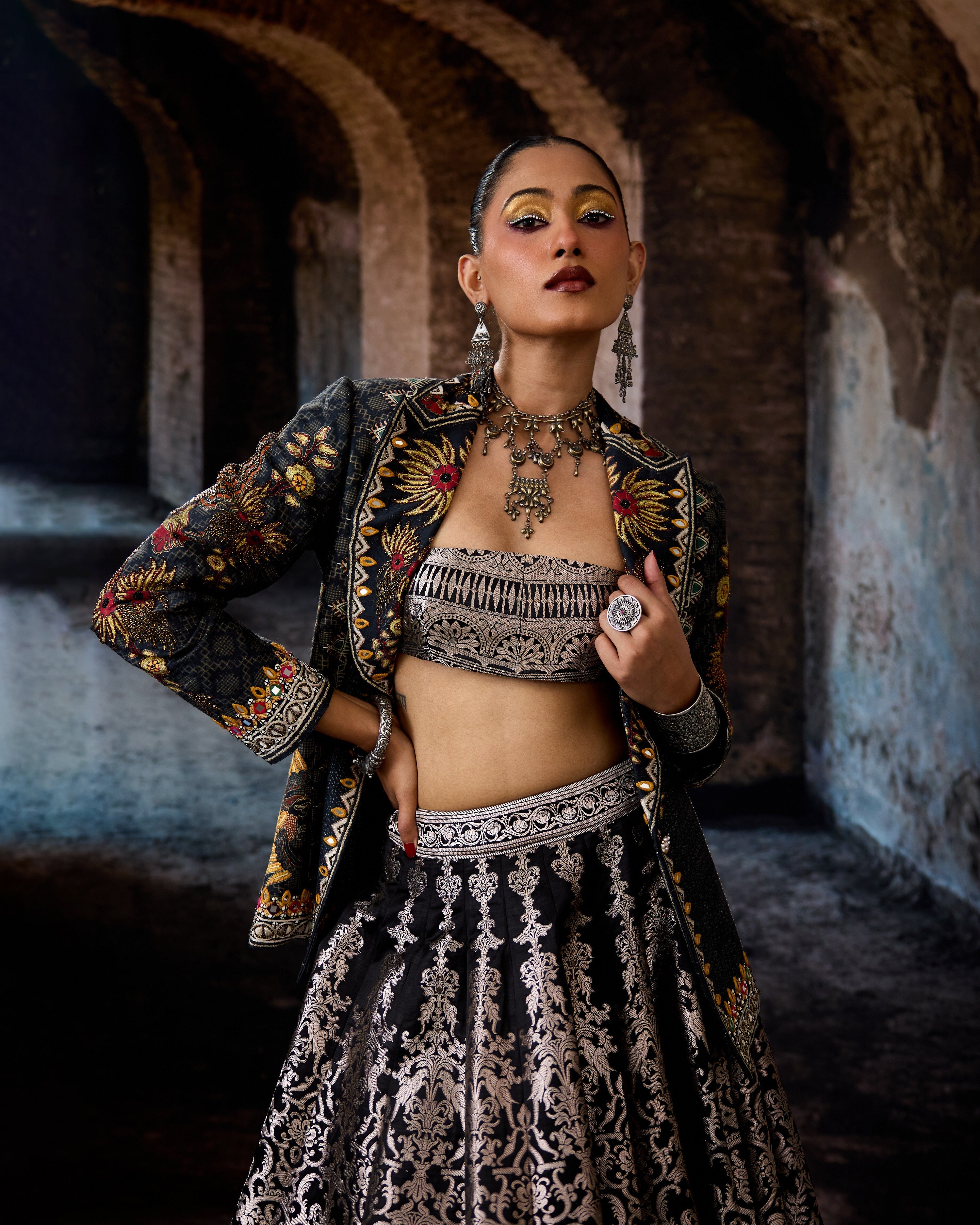 Bethari : Ravneet/Leela - Black