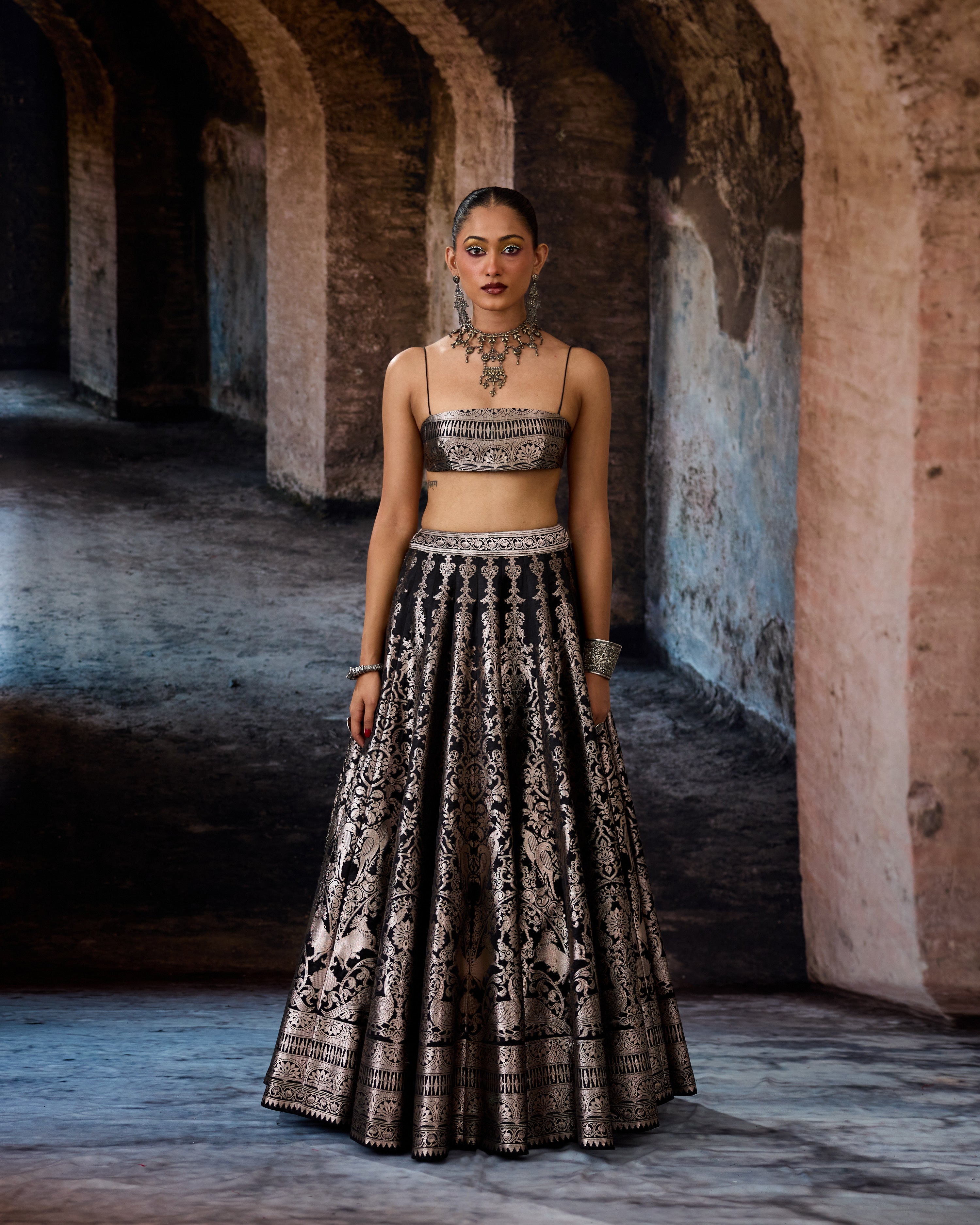 Bethari : Ravneet/Leela - Black