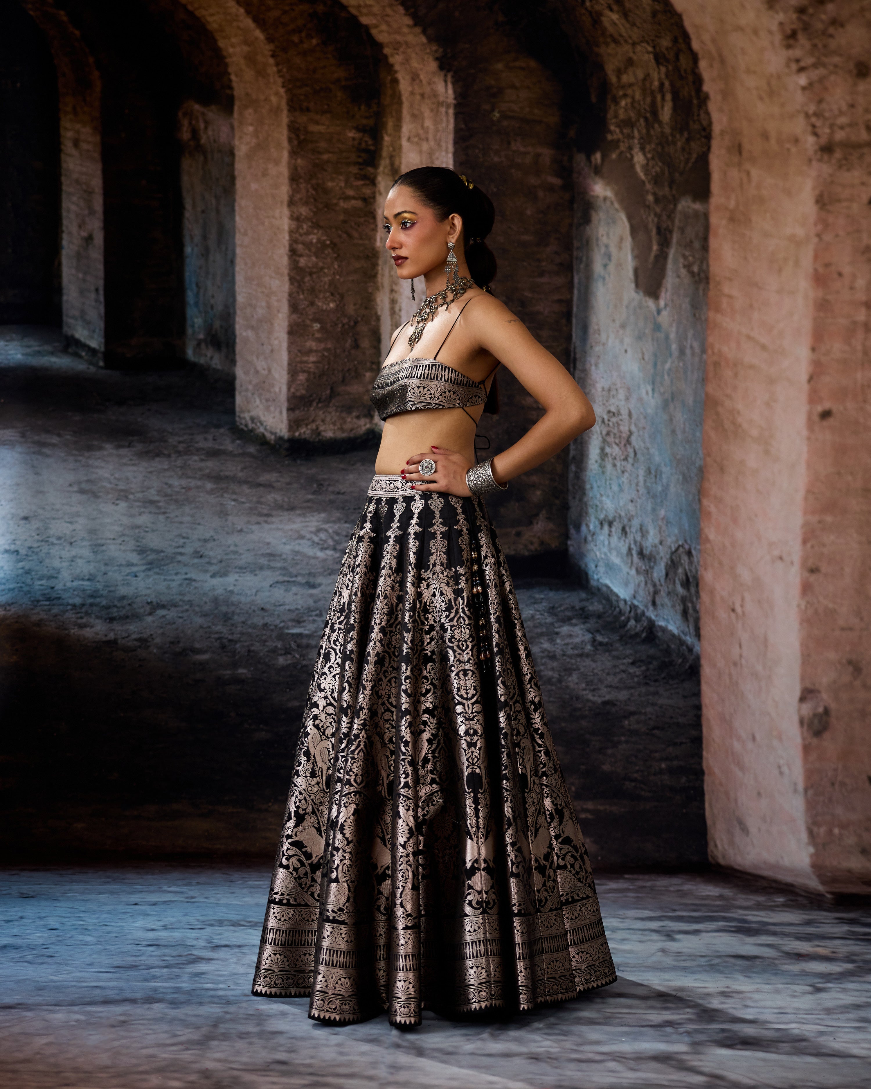 Bethari : Ravneet/Leela - Black