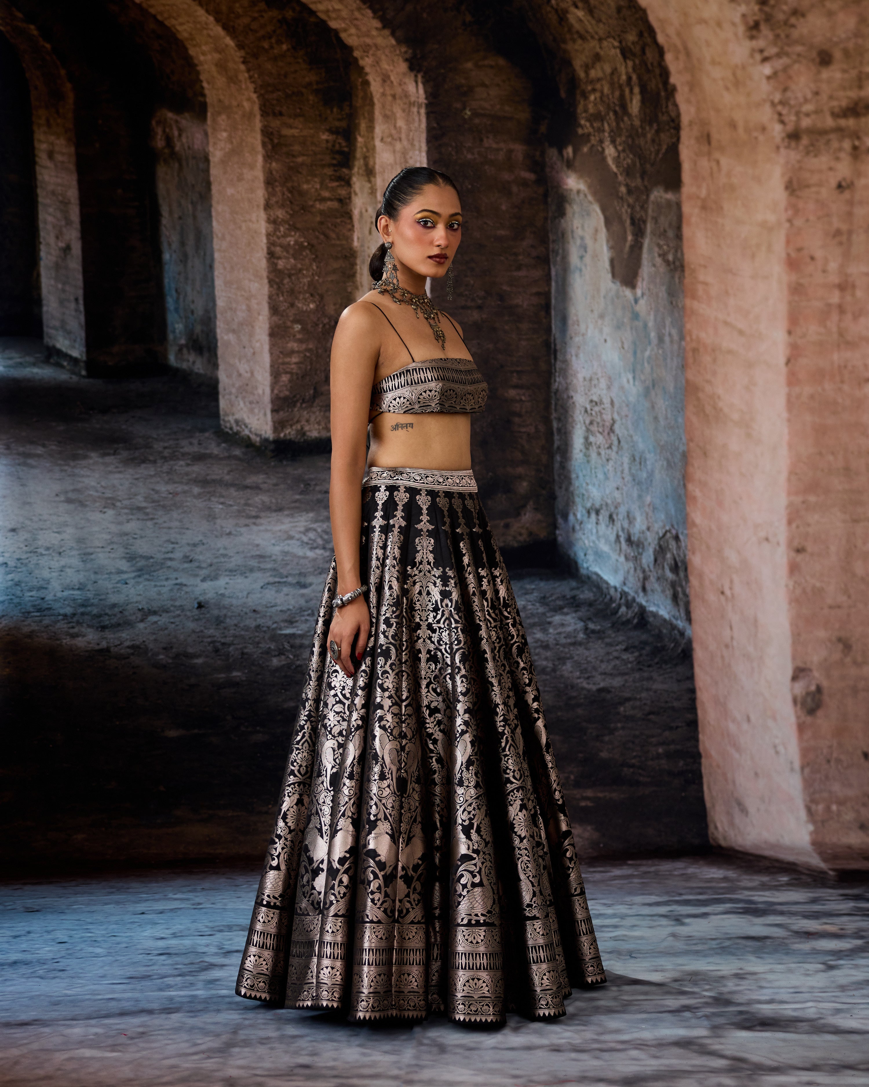 Bethari : Ravneet/Leela - Black