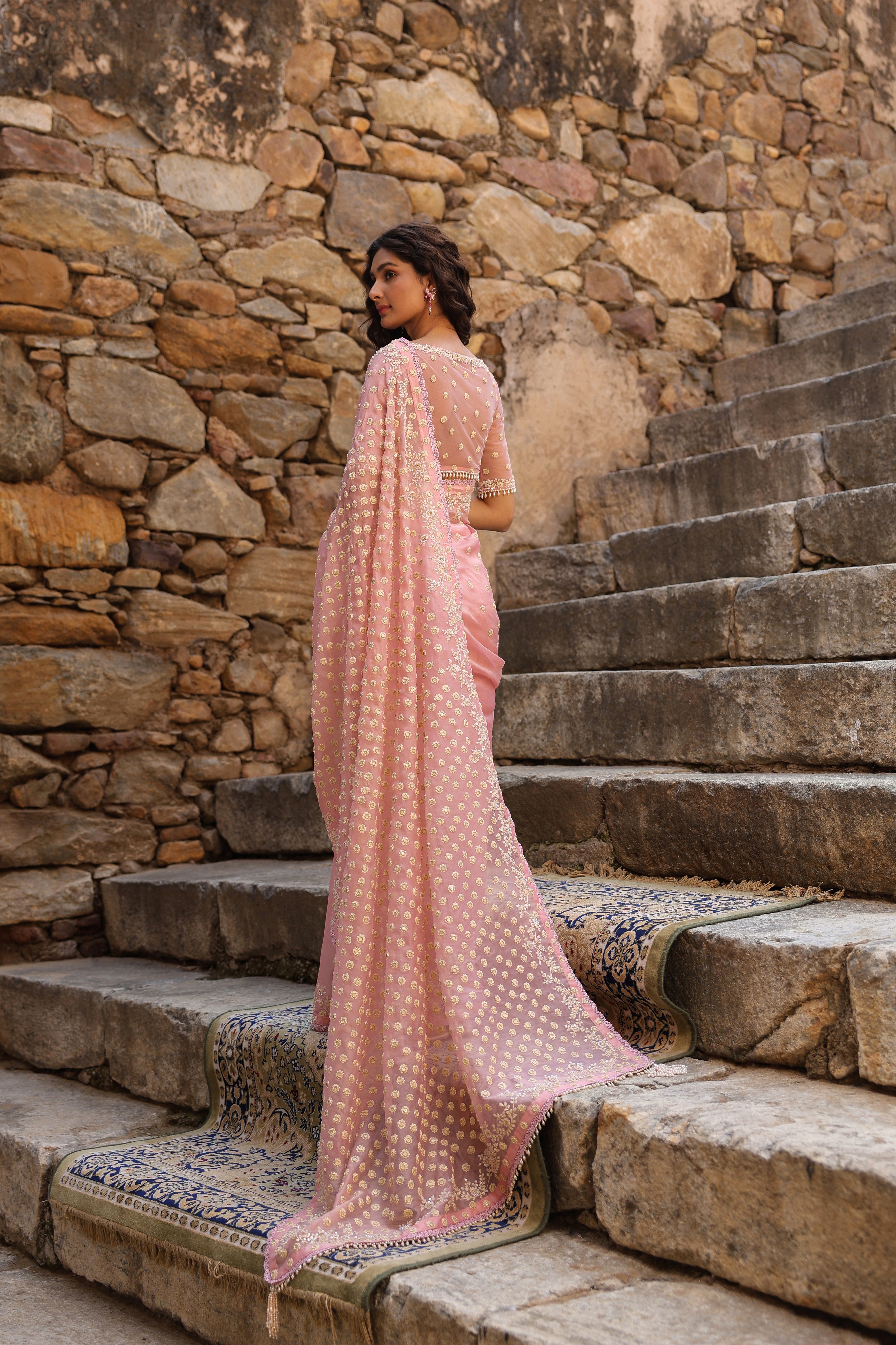 Vaayu Pink Heavy Butti Jaal Saree Set