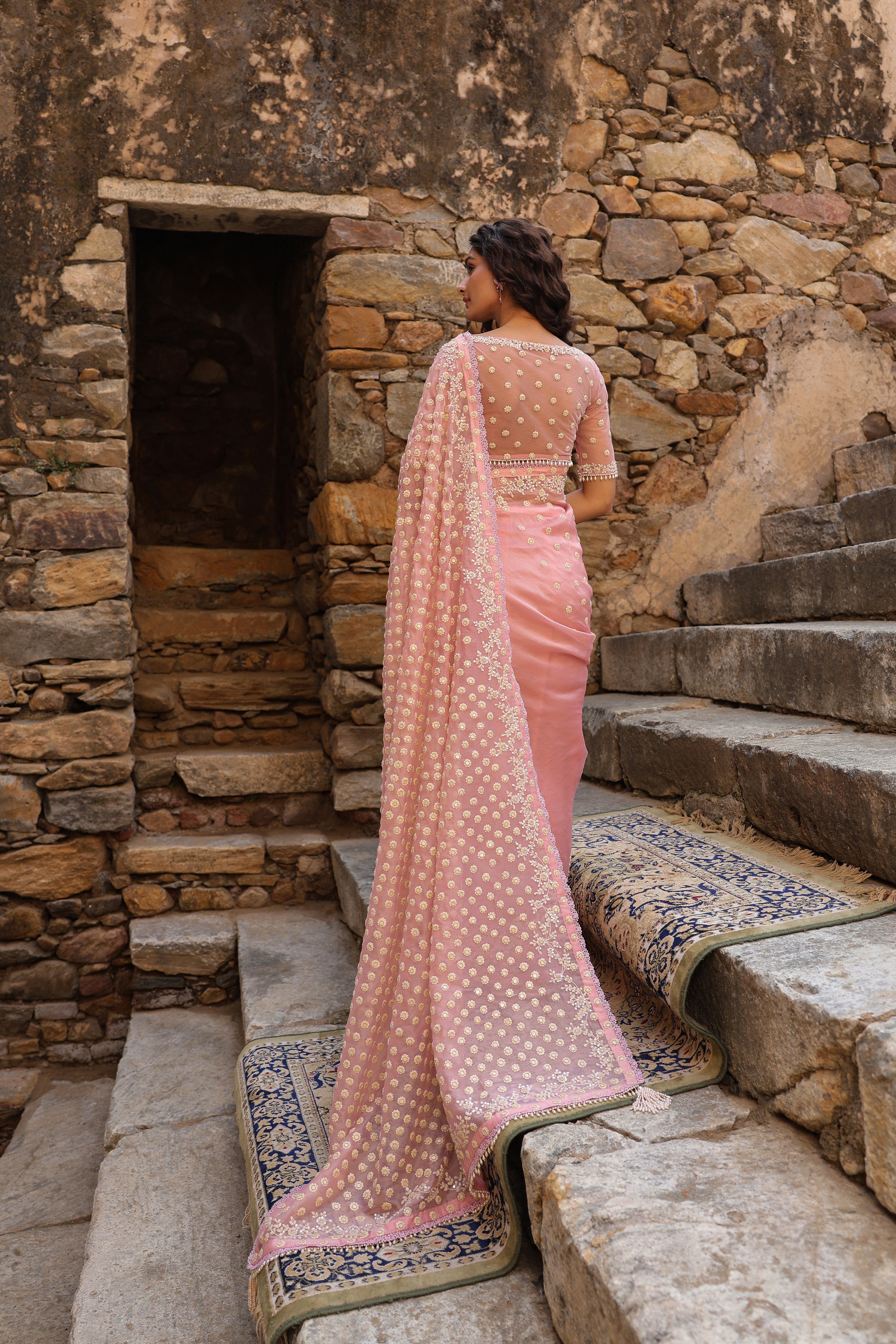 Vaayu Pink Heavy Butti Jaal Saree Set