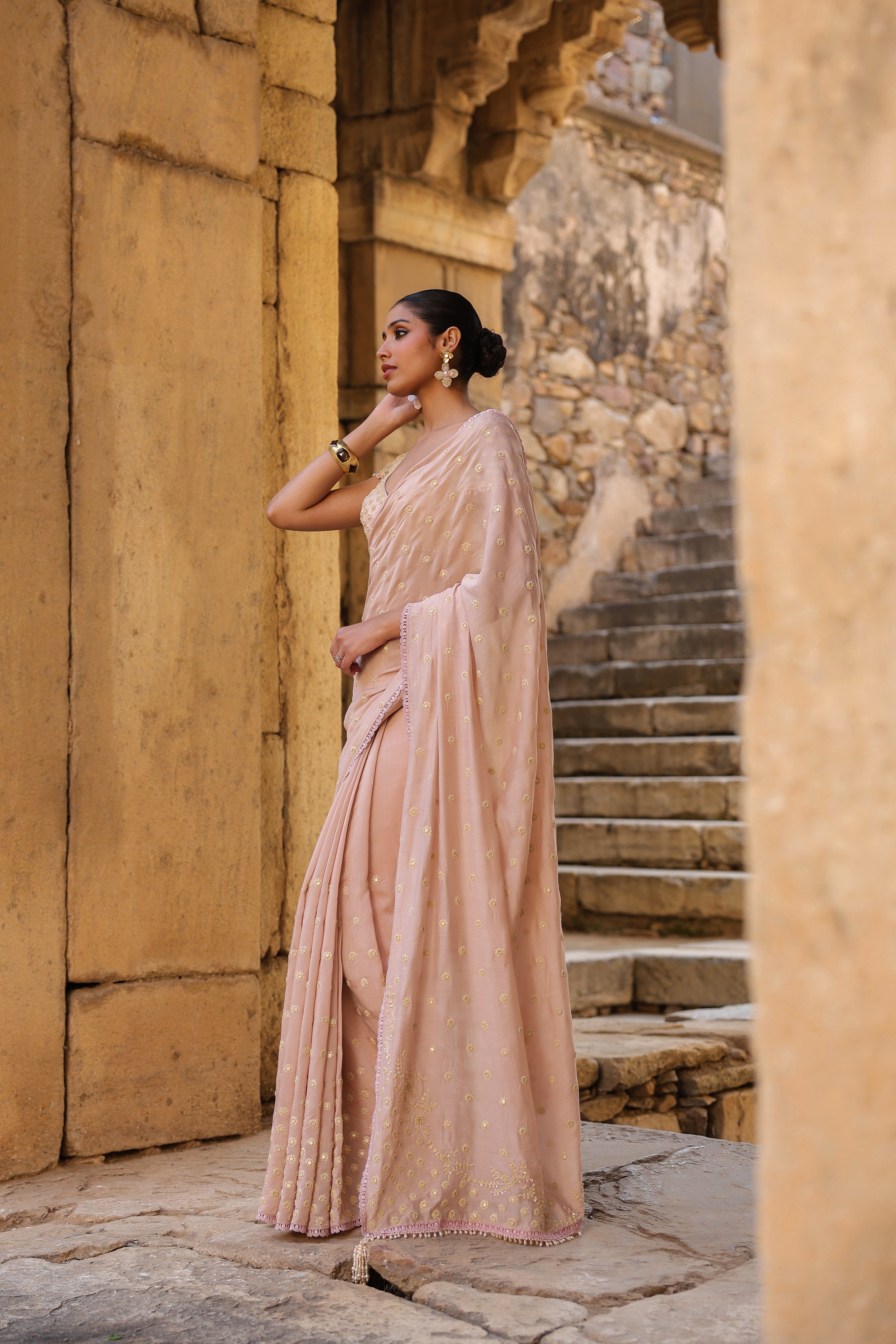 Vaayu Light Pink Heavy Buti Saree Set