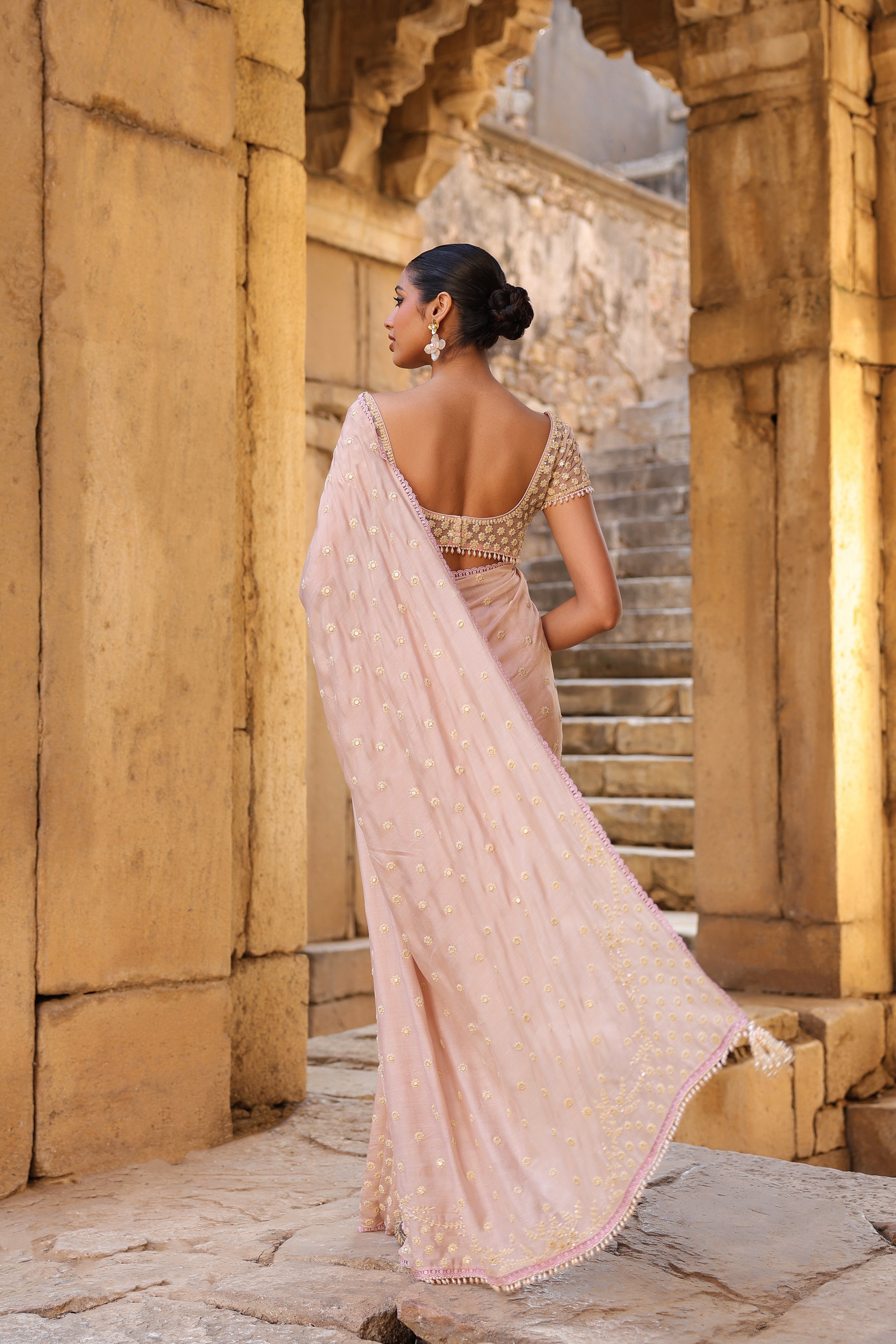 Vaayu Light Pink Heavy Buti Saree Set