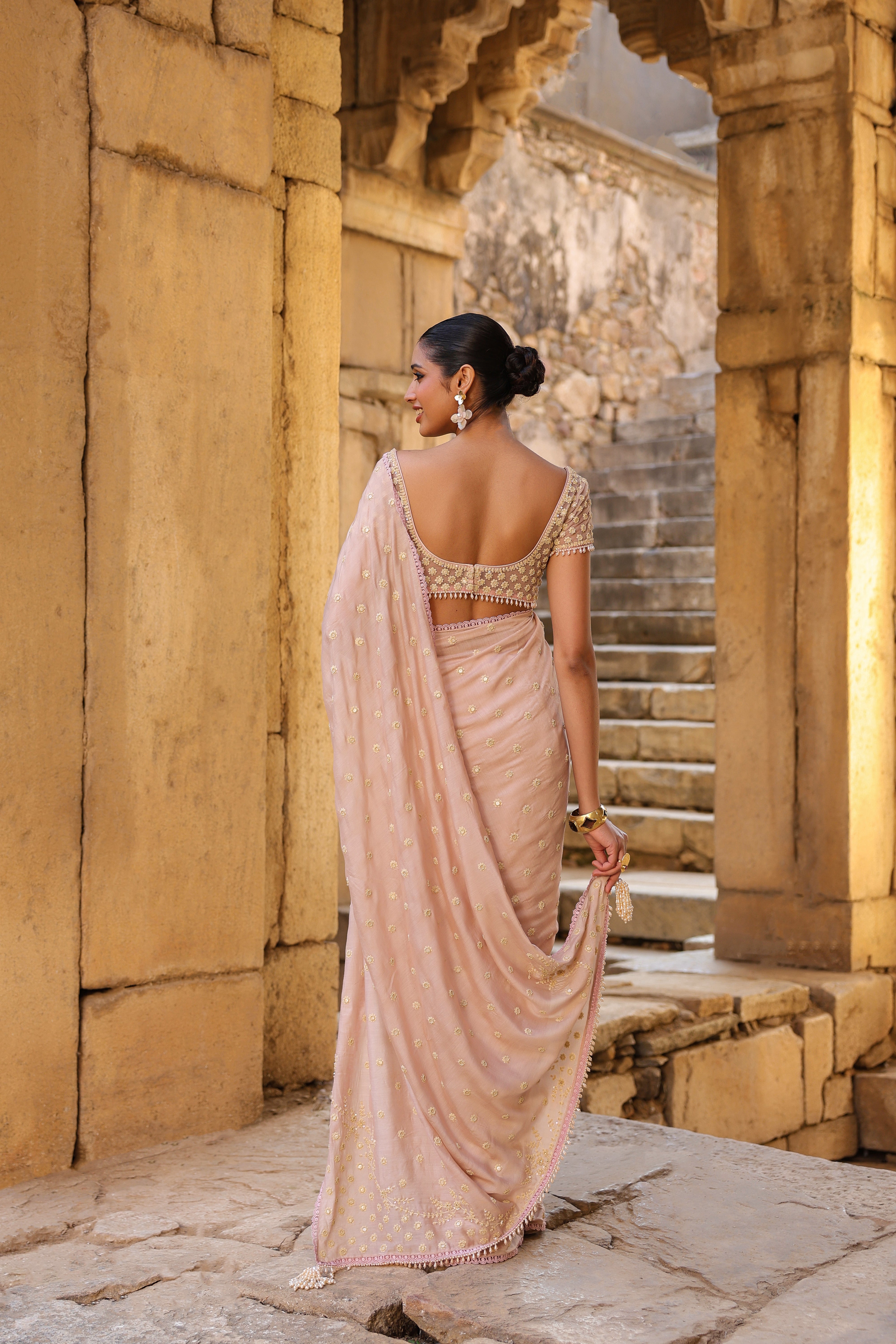 Vaayu Light Pink Heavy Buti Saree Set