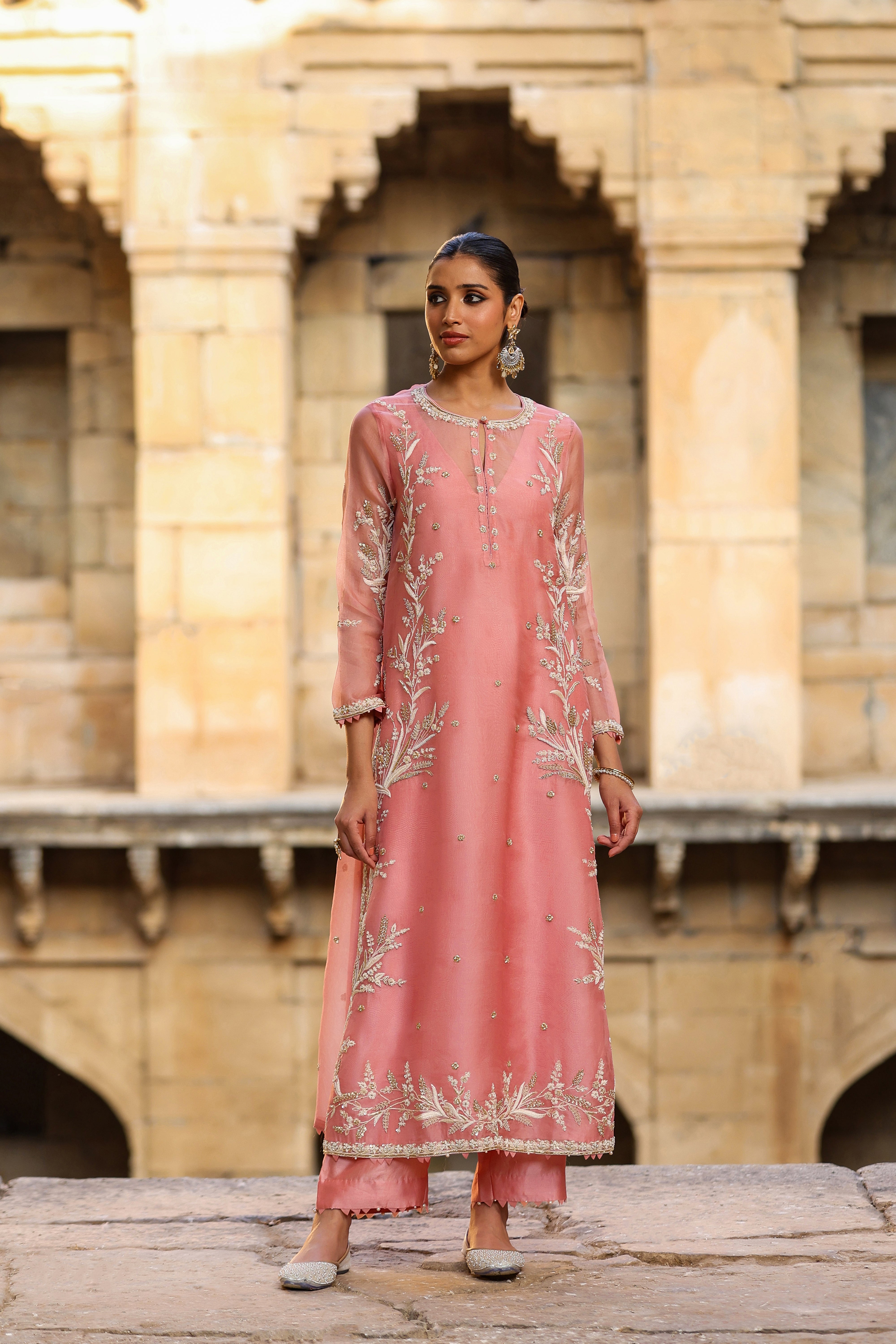 Vaayu Pink Phool Patti Kurta Set