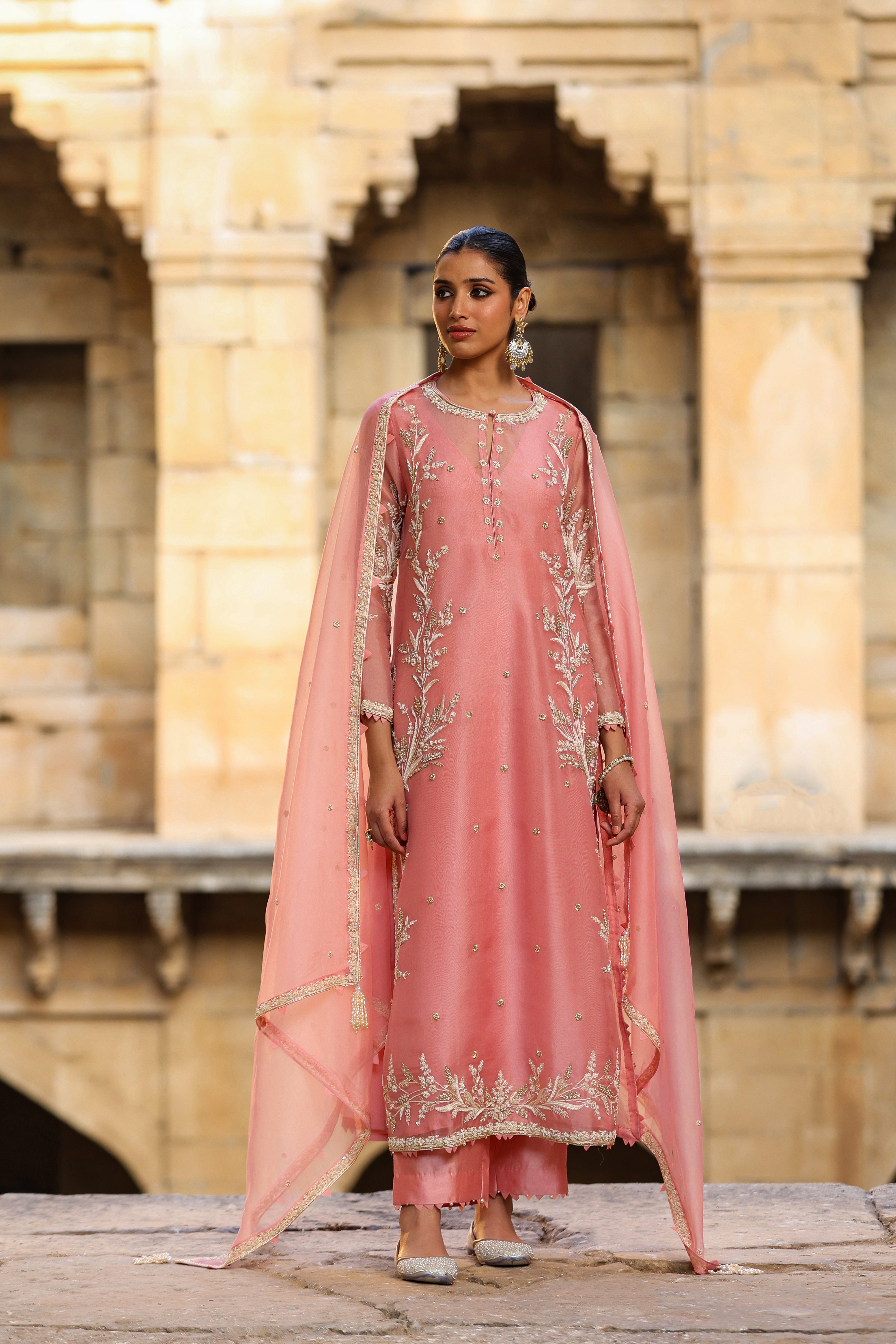 Vaayu Pink Phool Patti Kurta Set