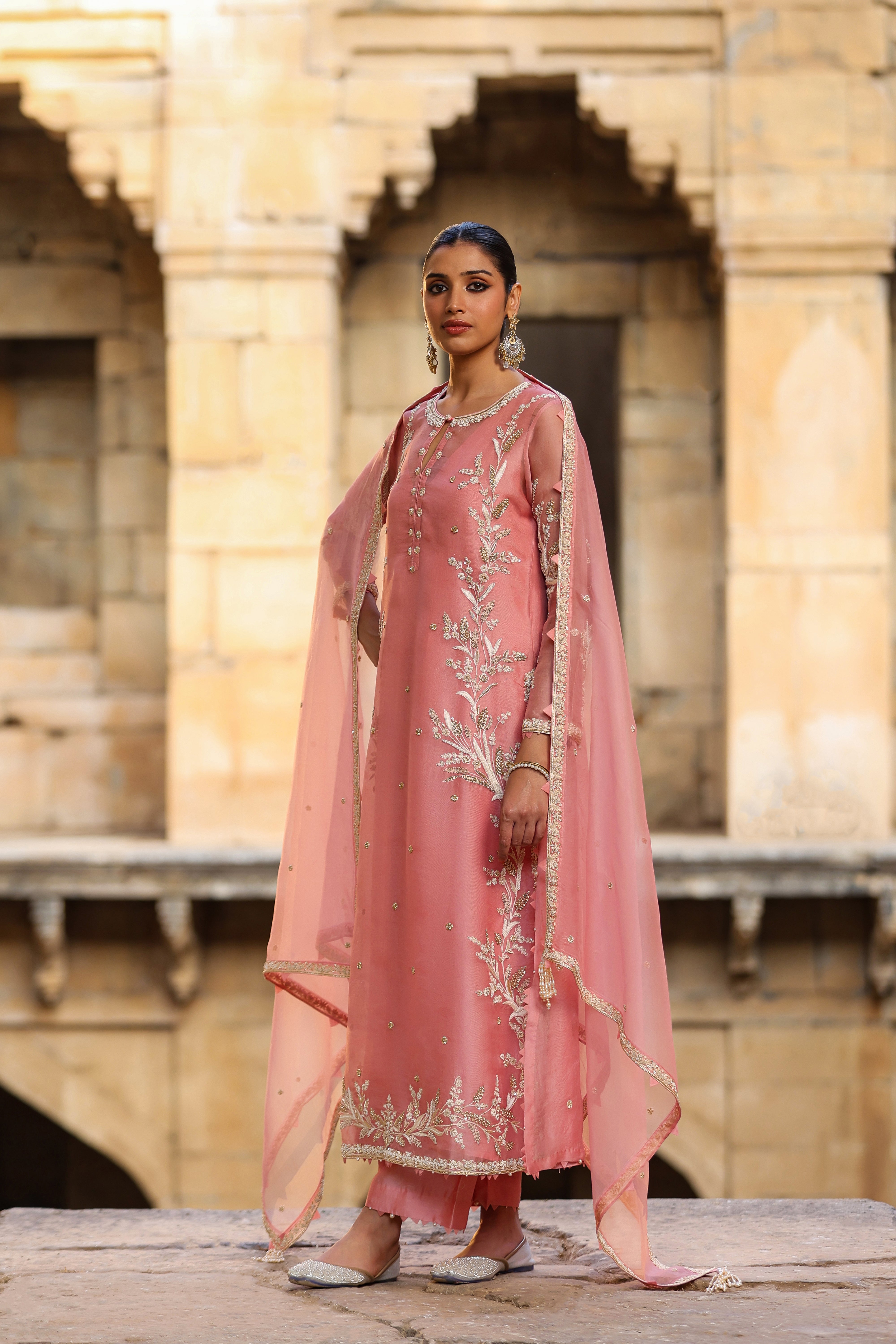 Vaayu Pink Phool Patti Kurta Set