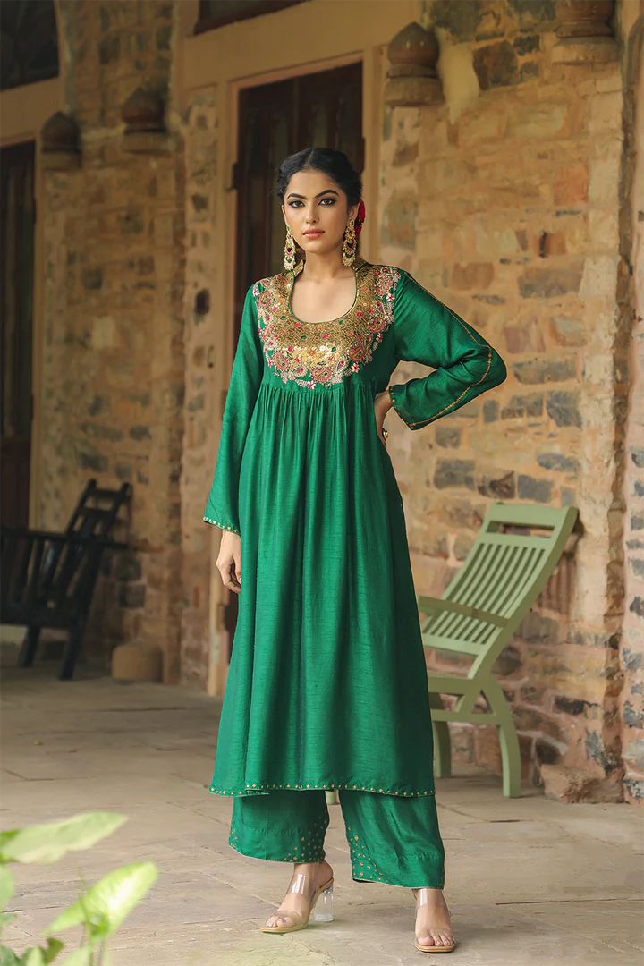 Green Zardozi Paisley Matka Neck (Chunnat)