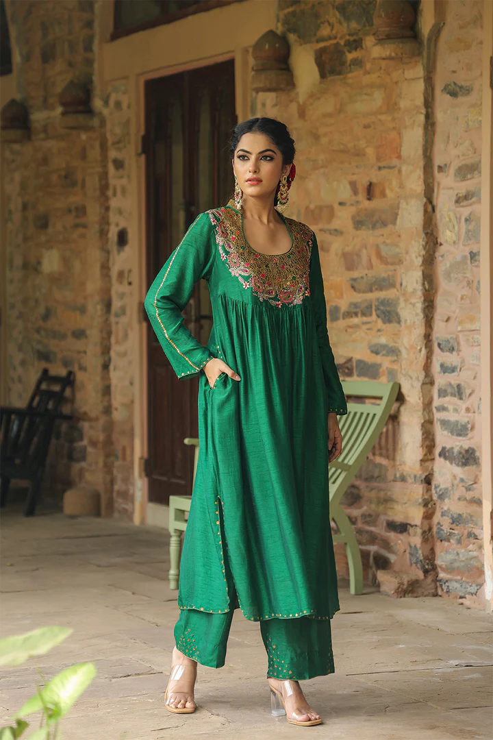 Green Zardozi Paisley Matka Neck (Chunnat)