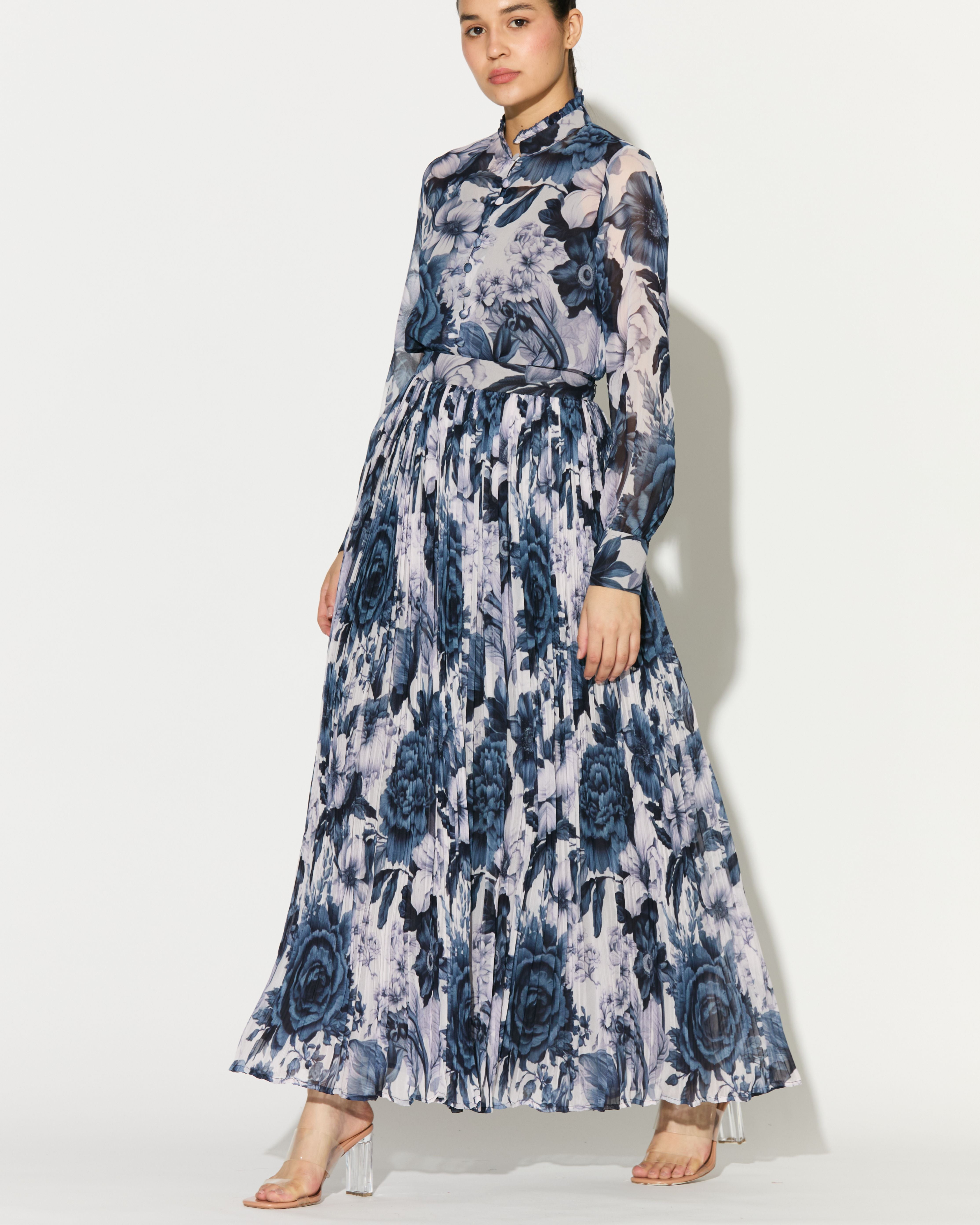 WHITE AND BLUE FLORAL CRINKLED SKIRT